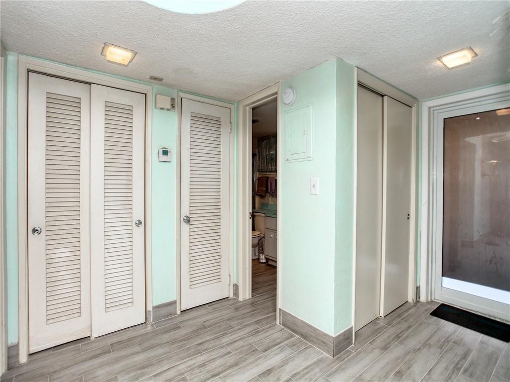 SKY RANCH APTS - Residential