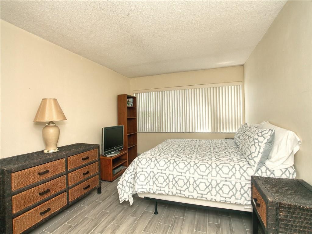 SKY RANCH APTS - Residential