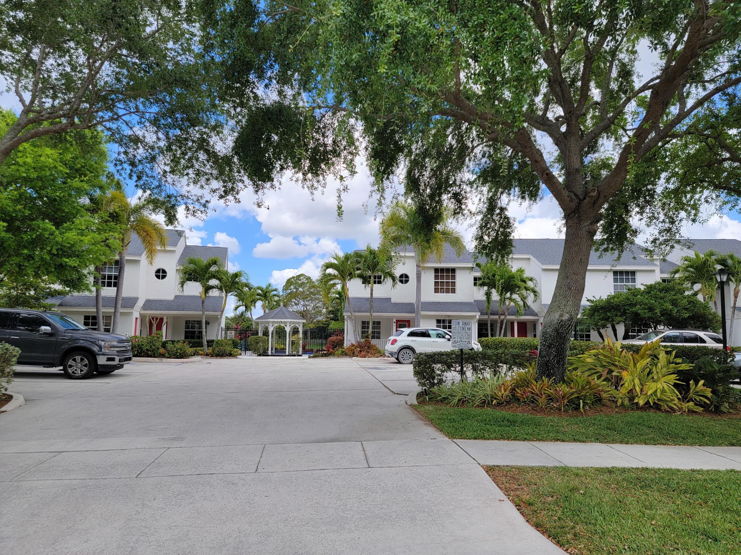 CASA SUL LAGO CONDO - Residential Lease