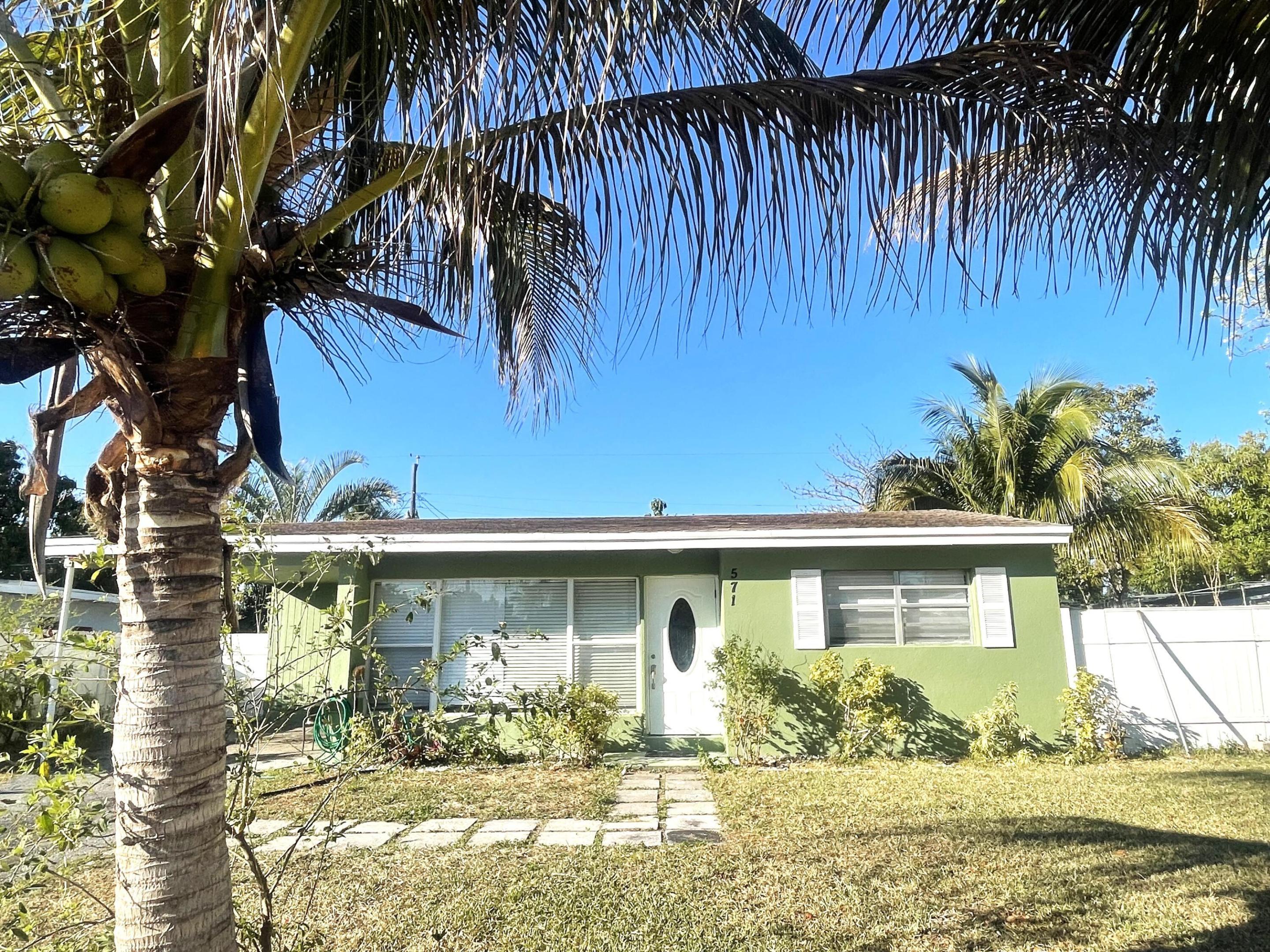 Charming Beautiful  2 Bedroom 1 Bathroom Single Family Home in Lake Worth. This cozy residence offers approximately 688 square feetof living space, central air conditioning, an in unit washer and dryer and dedicated laundry area. outside the property includes a fenced yard along with detached garage/carport parking, providing both privacy and convenience. Located in the Seminole Manor neighborhood with easy access to local schools, shopping, dining, and major roadways.