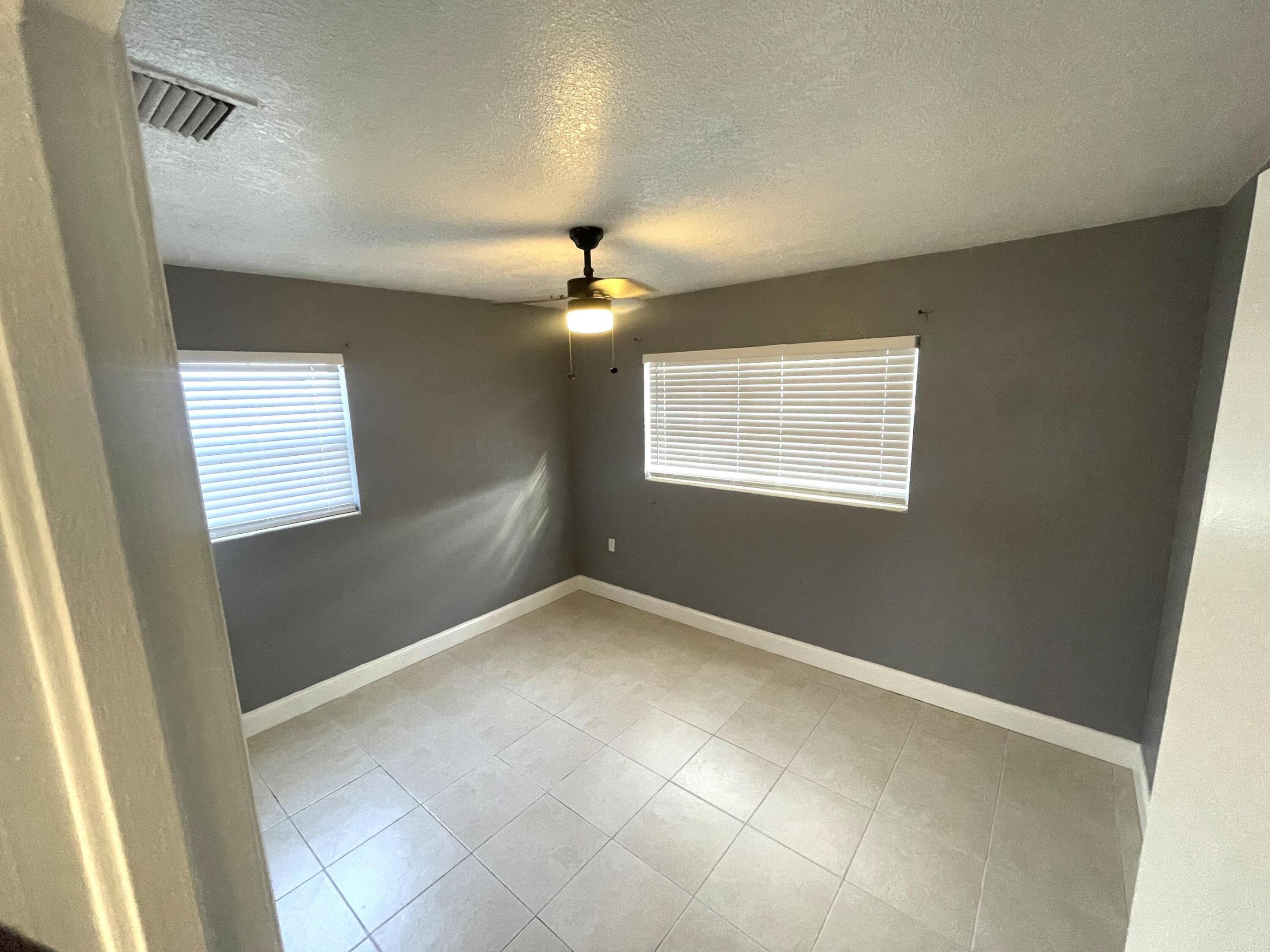 SEMINOLE MANOR 2 - Residential