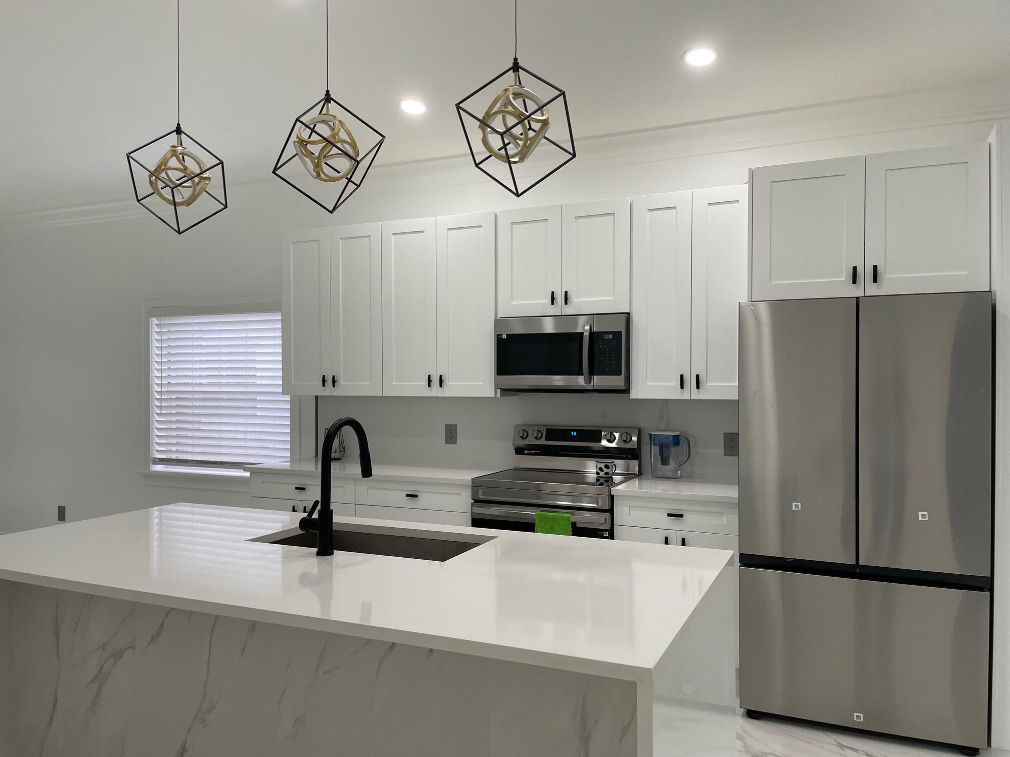 LANSDOWNE - Residential Lease