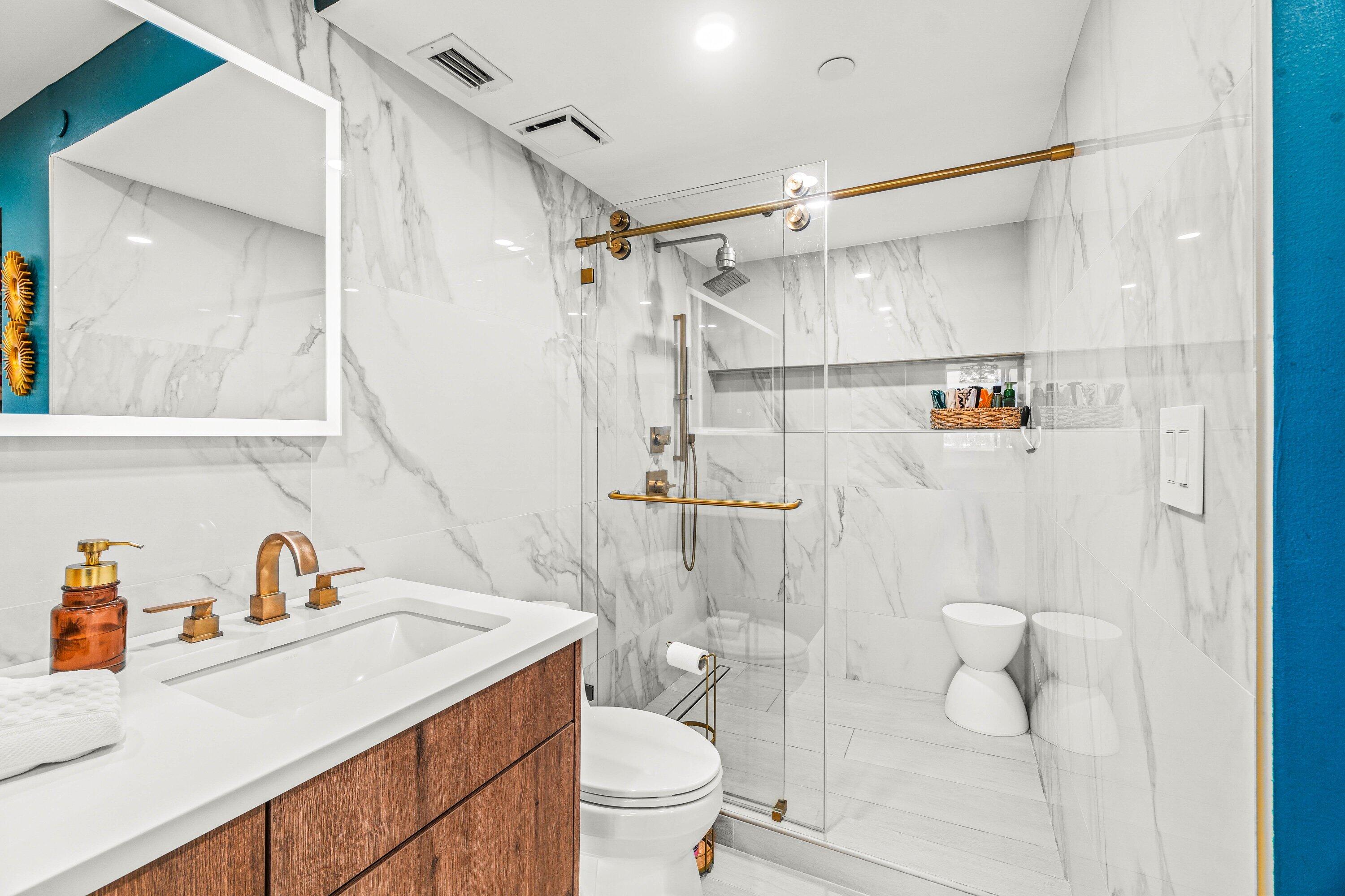 REGENCY HIGHLAND CLUB CONDO - Residential