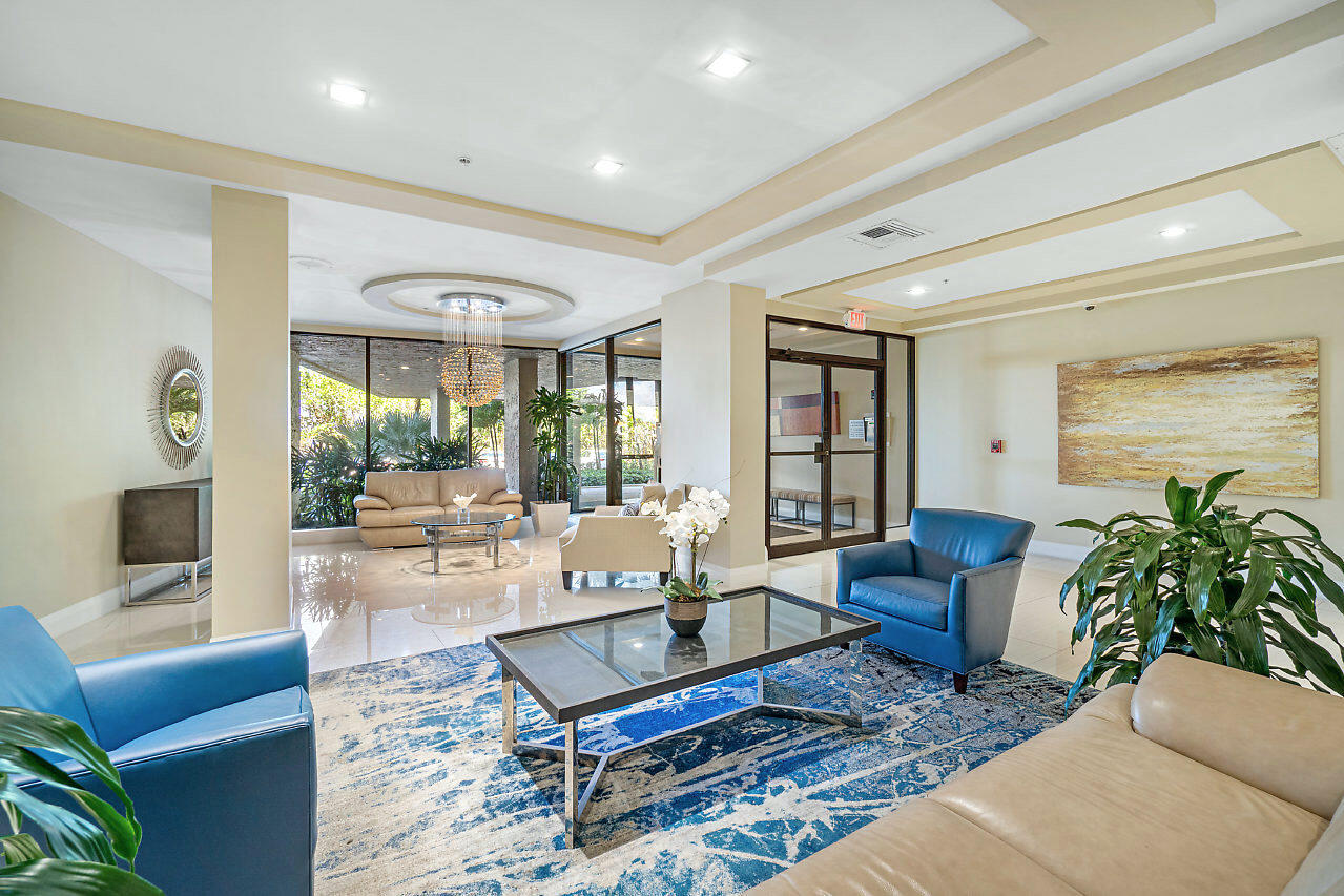 REGENCY HIGHLAND CLUB CONDO - Residential
