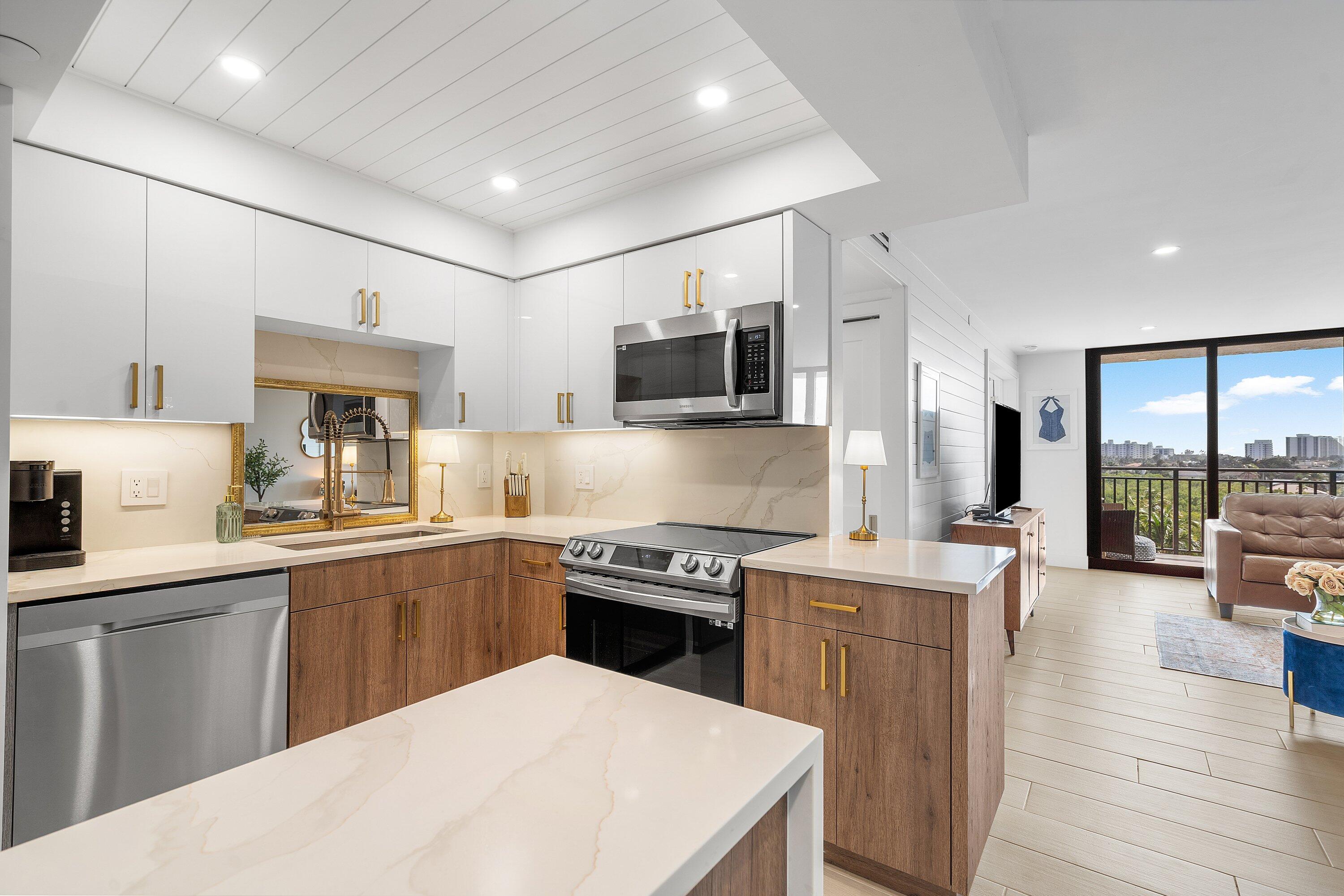 REGENCY HIGHLAND CLUB CONDO - Residential