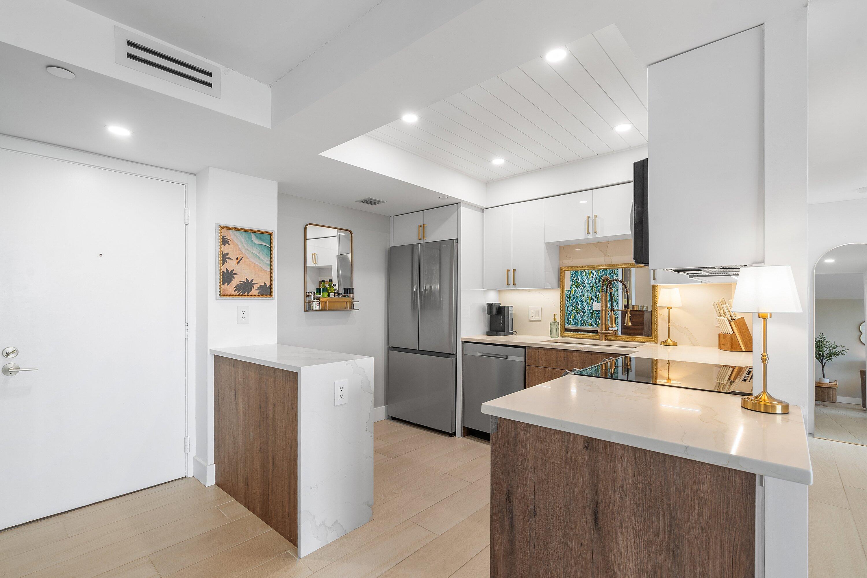 REGENCY HIGHLAND CLUB CONDO - Residential
