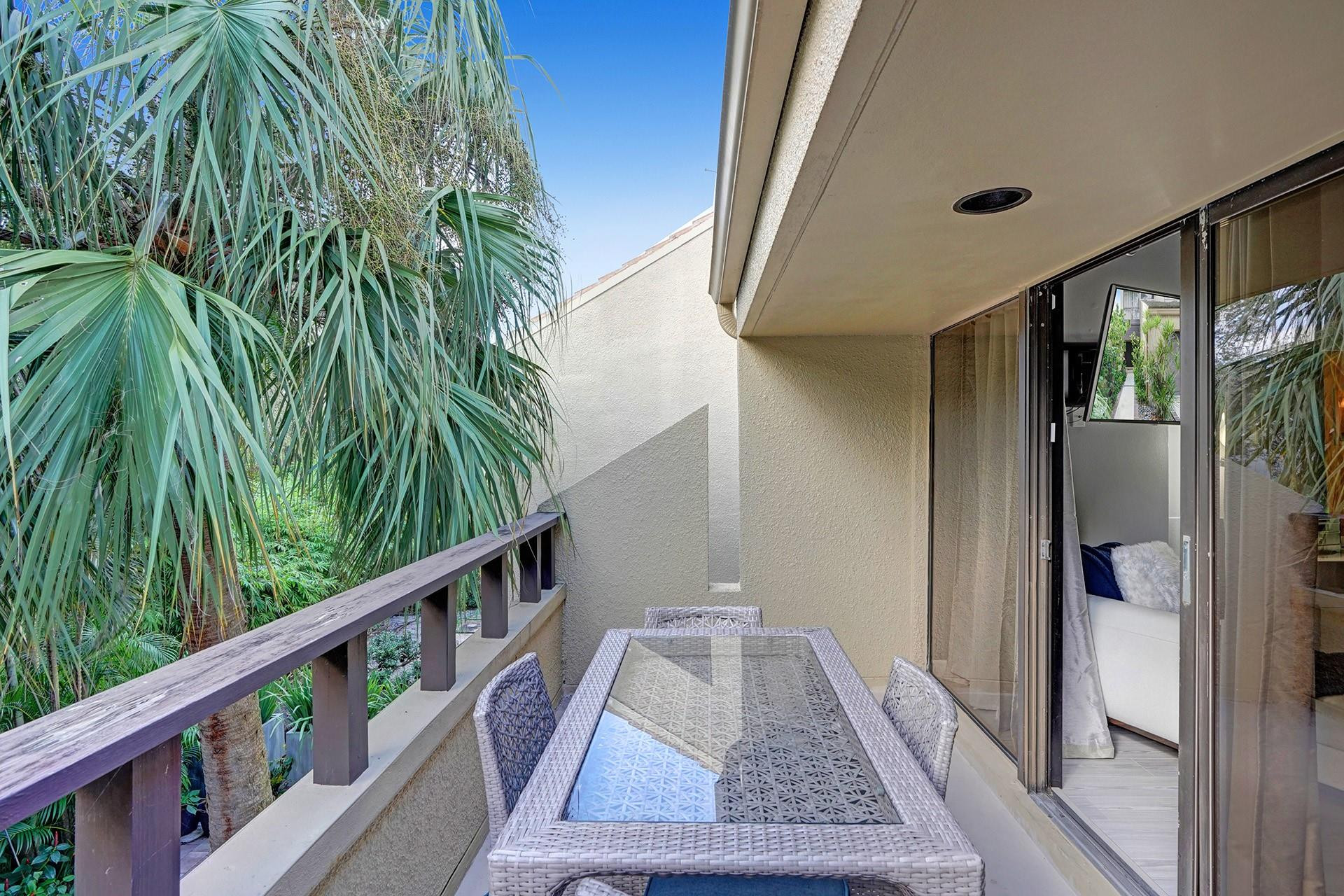 LANDS END - Residential Lease