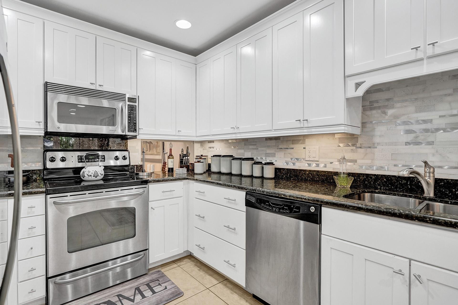 LANDS END - Residential Lease