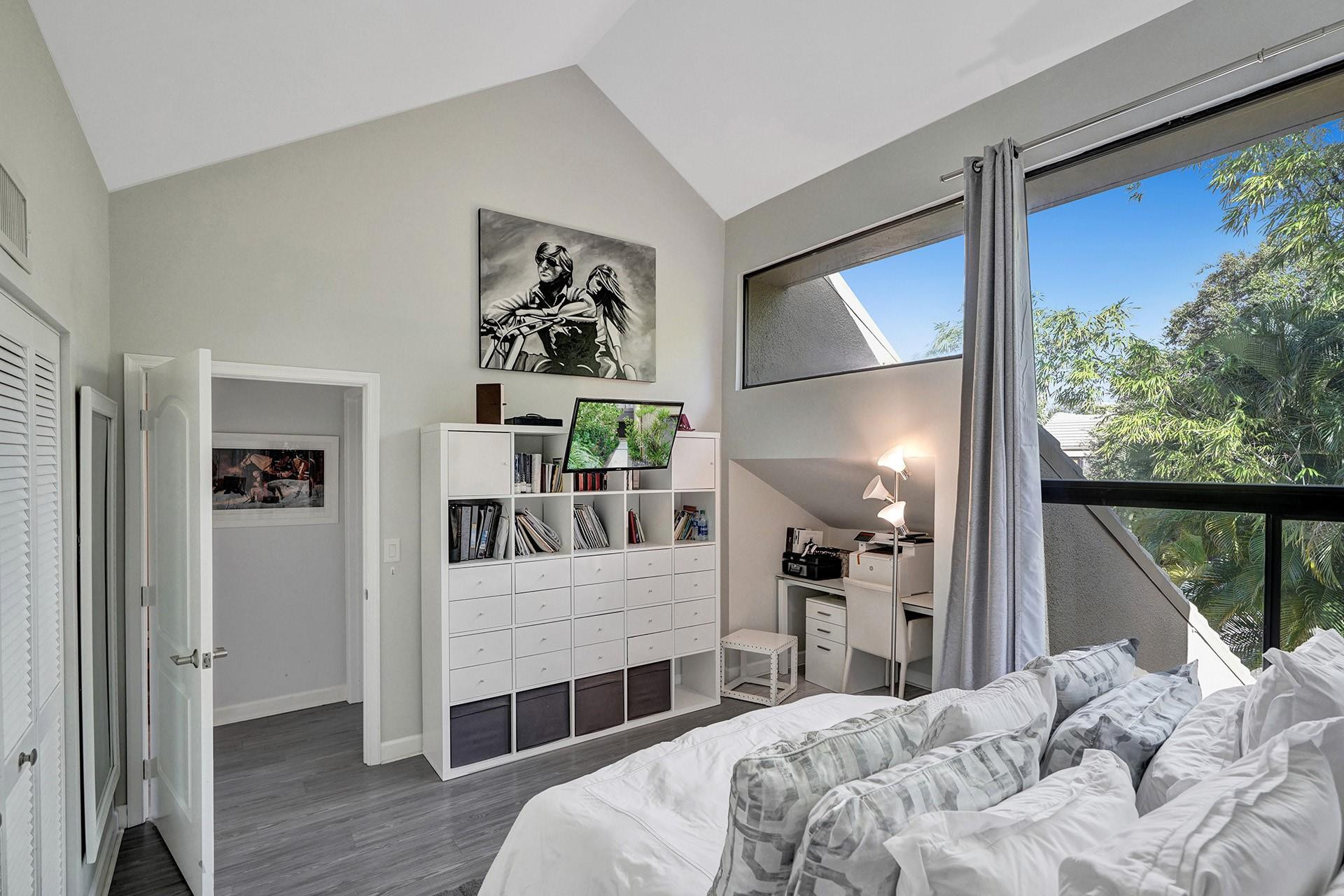 LANDS END - Residential Lease