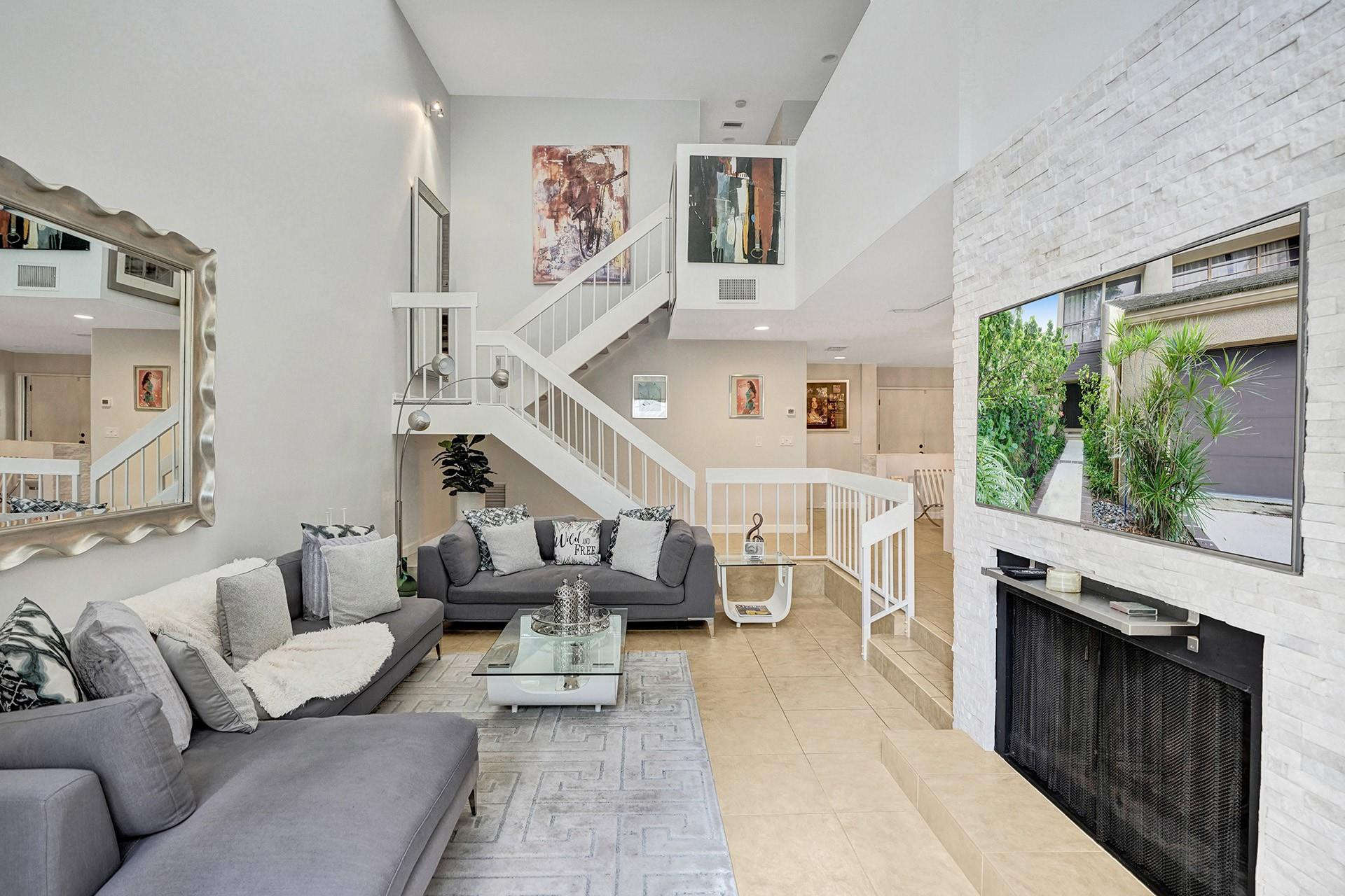 LANDS END - Residential Lease