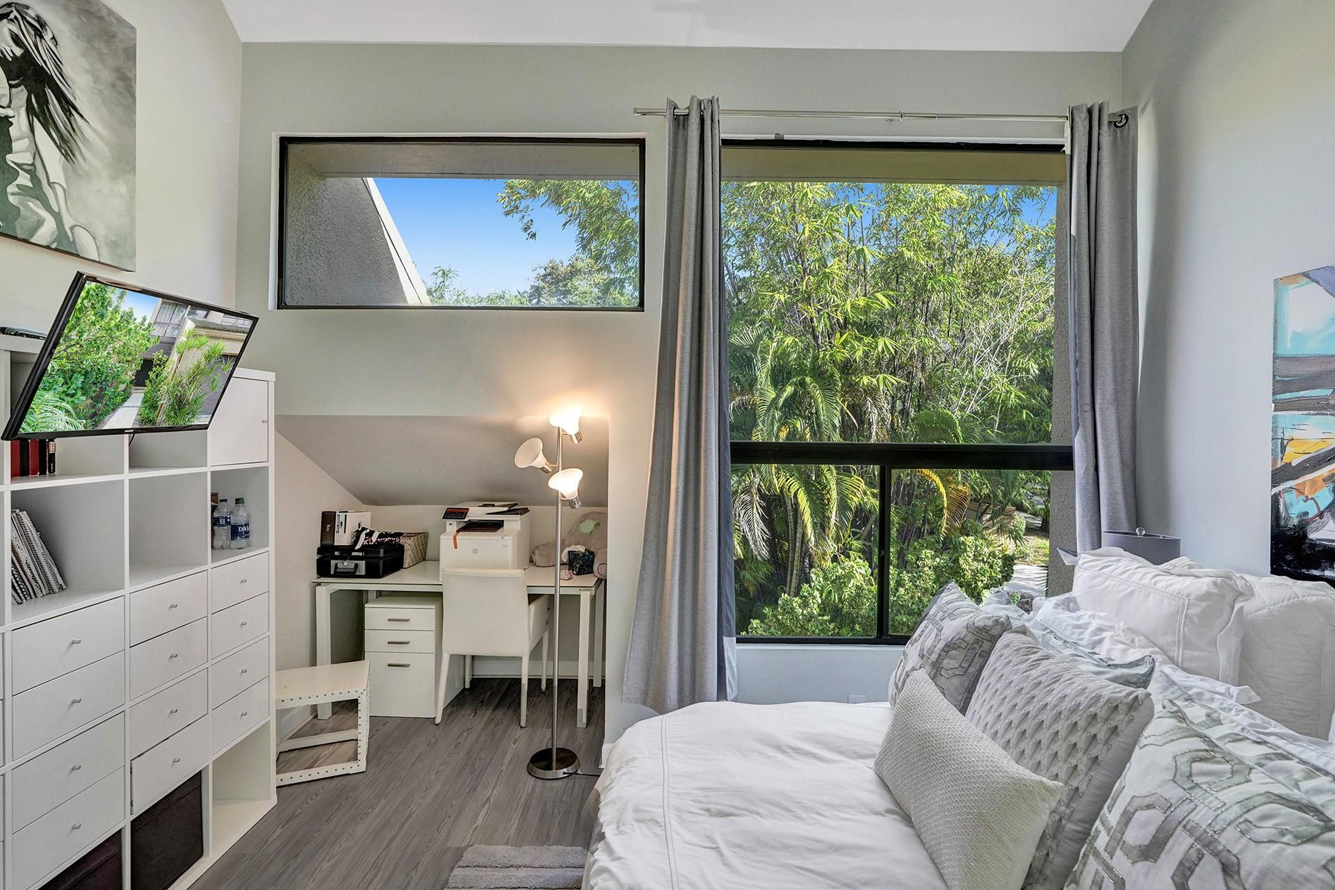 LANDS END - Residential Lease