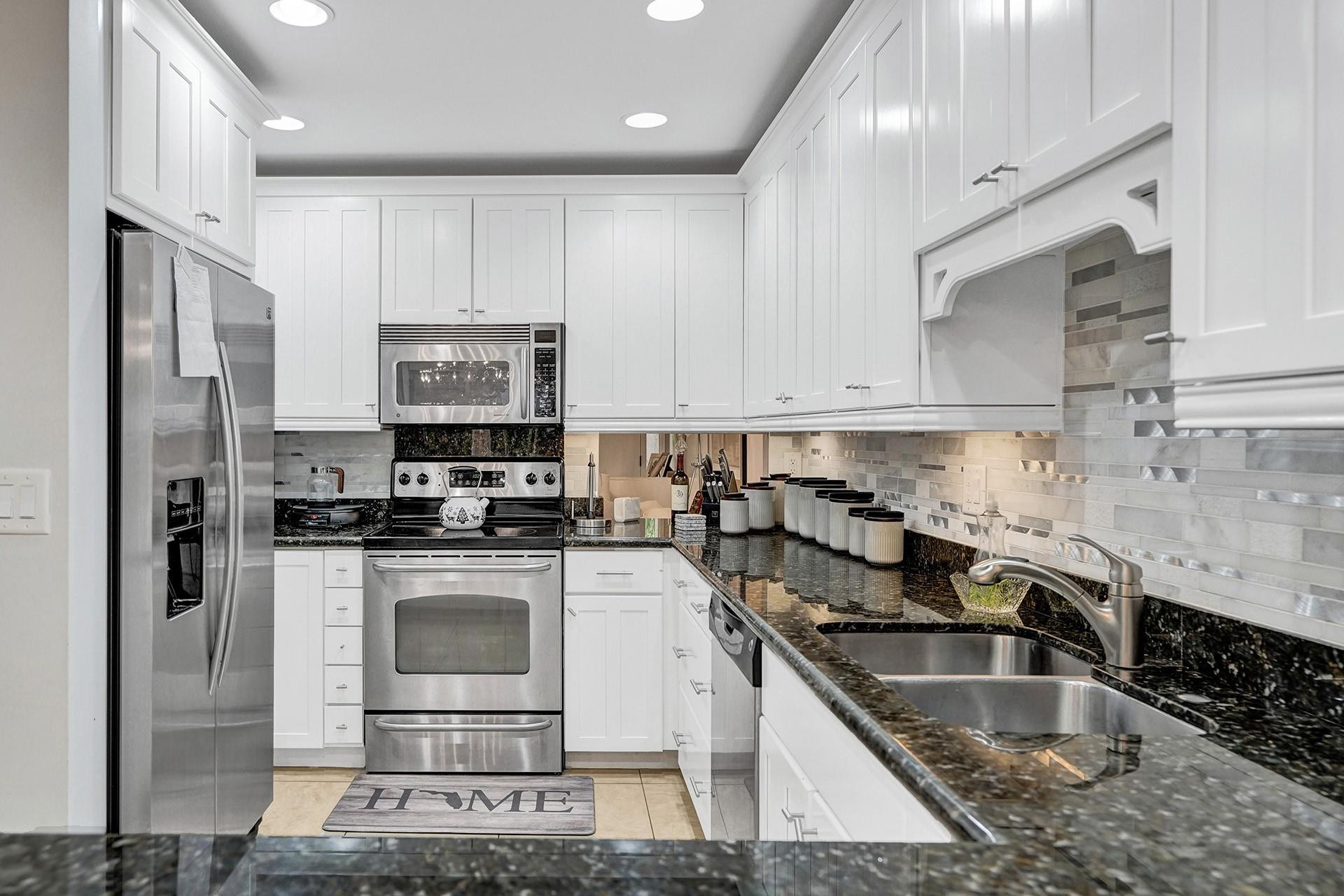 LANDS END - Residential Lease