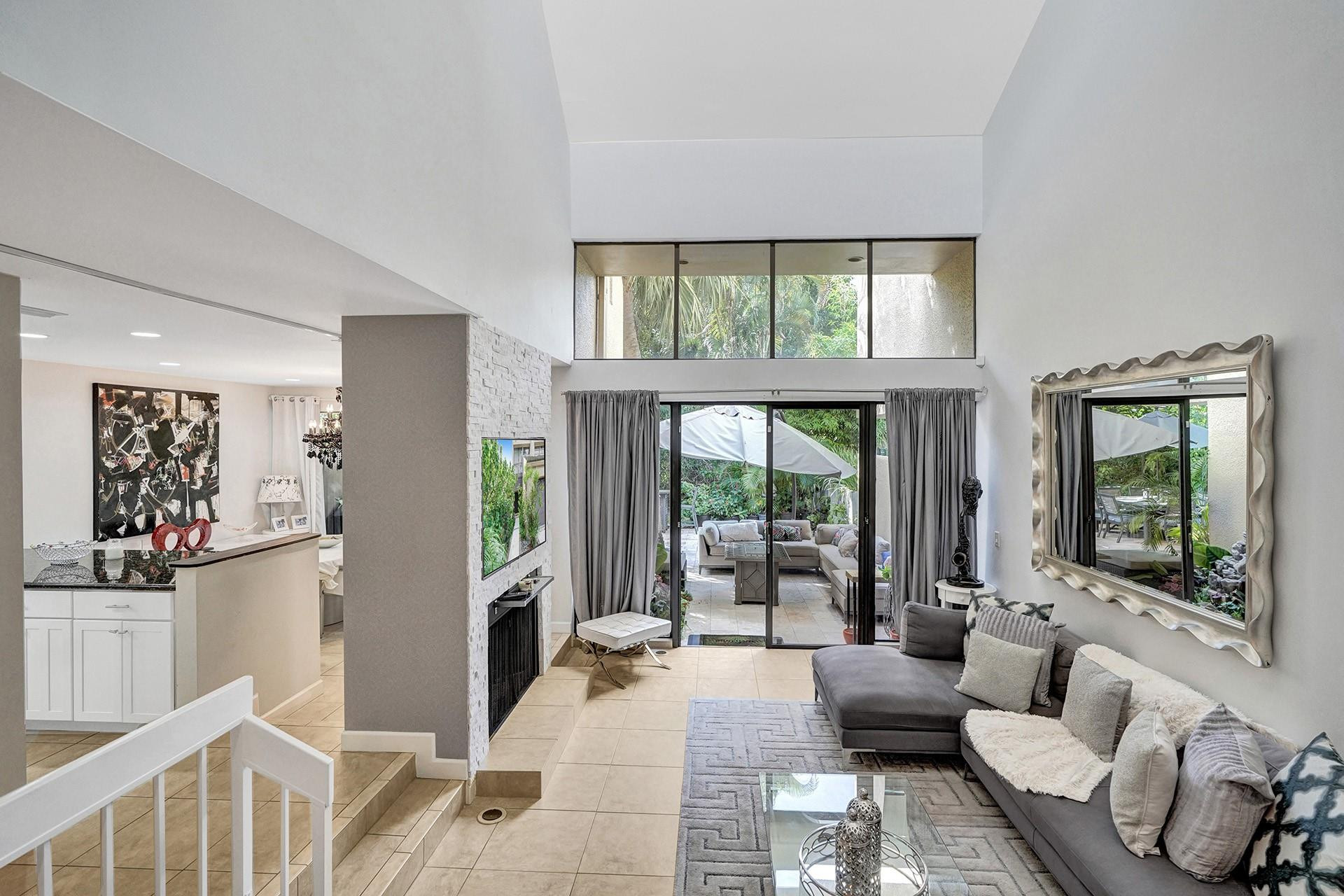 LANDS END - Residential Lease