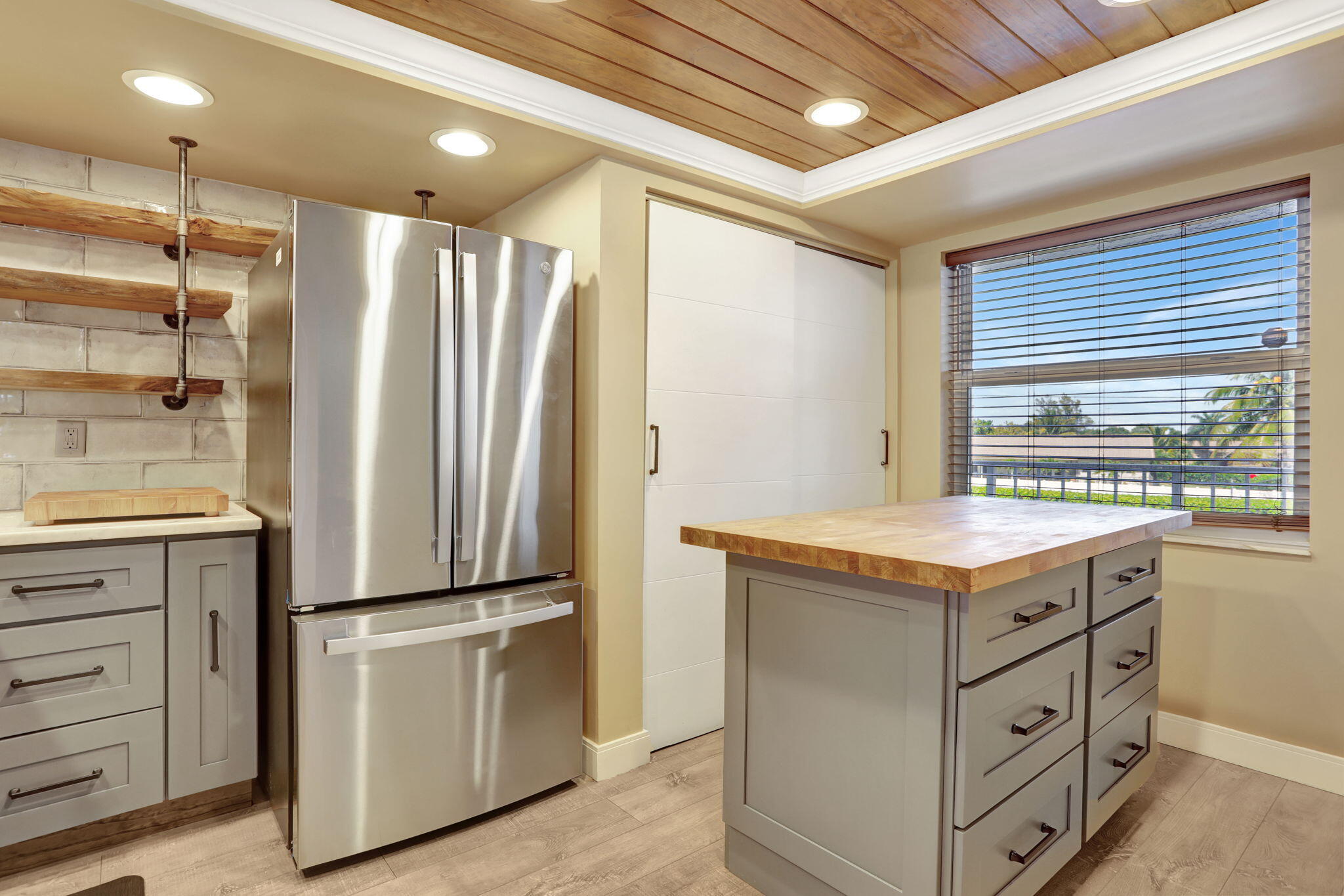 PALM SPRINGS 2 - Residential