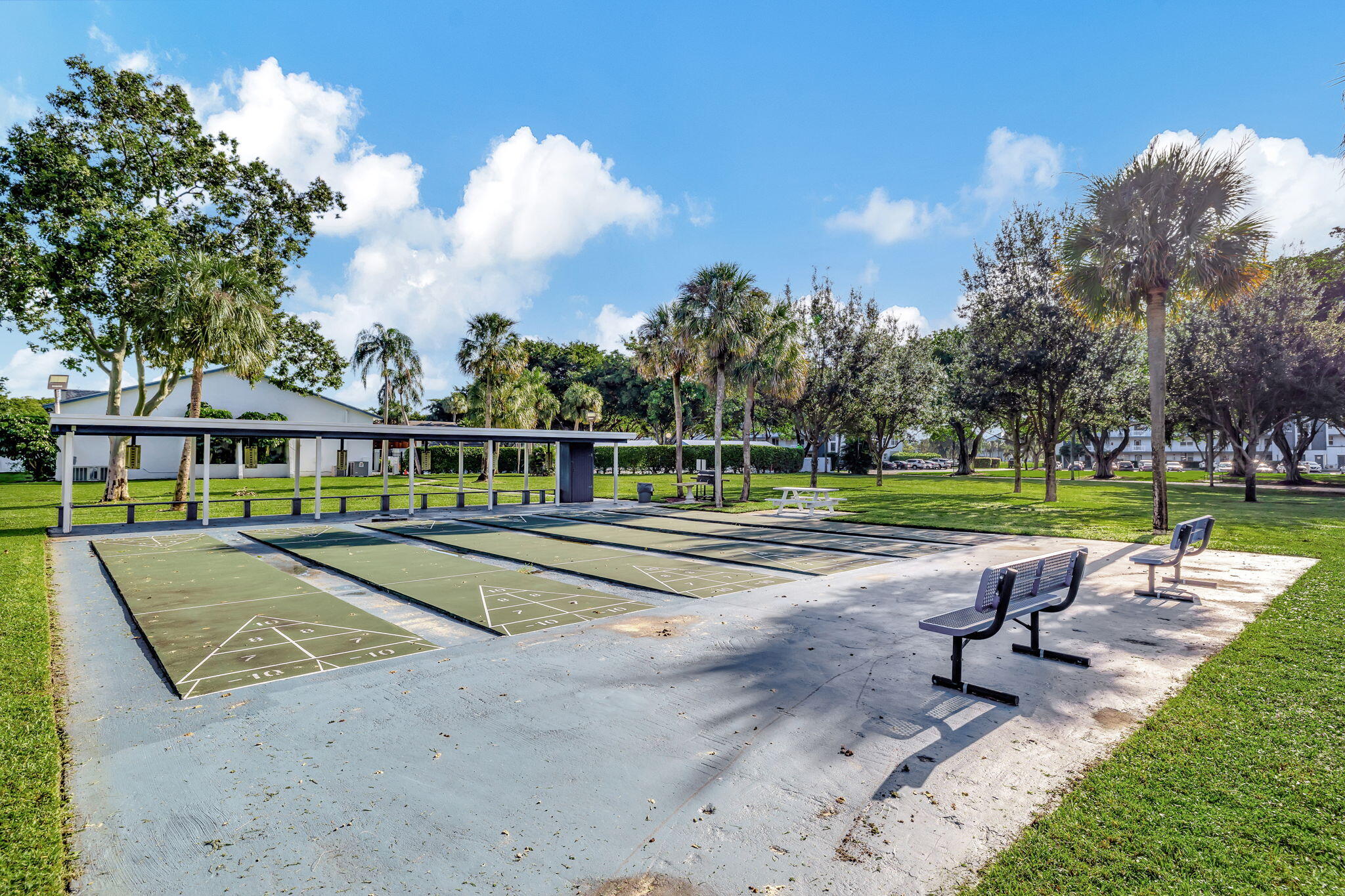 PALM SPRINGS 2 - Residential
