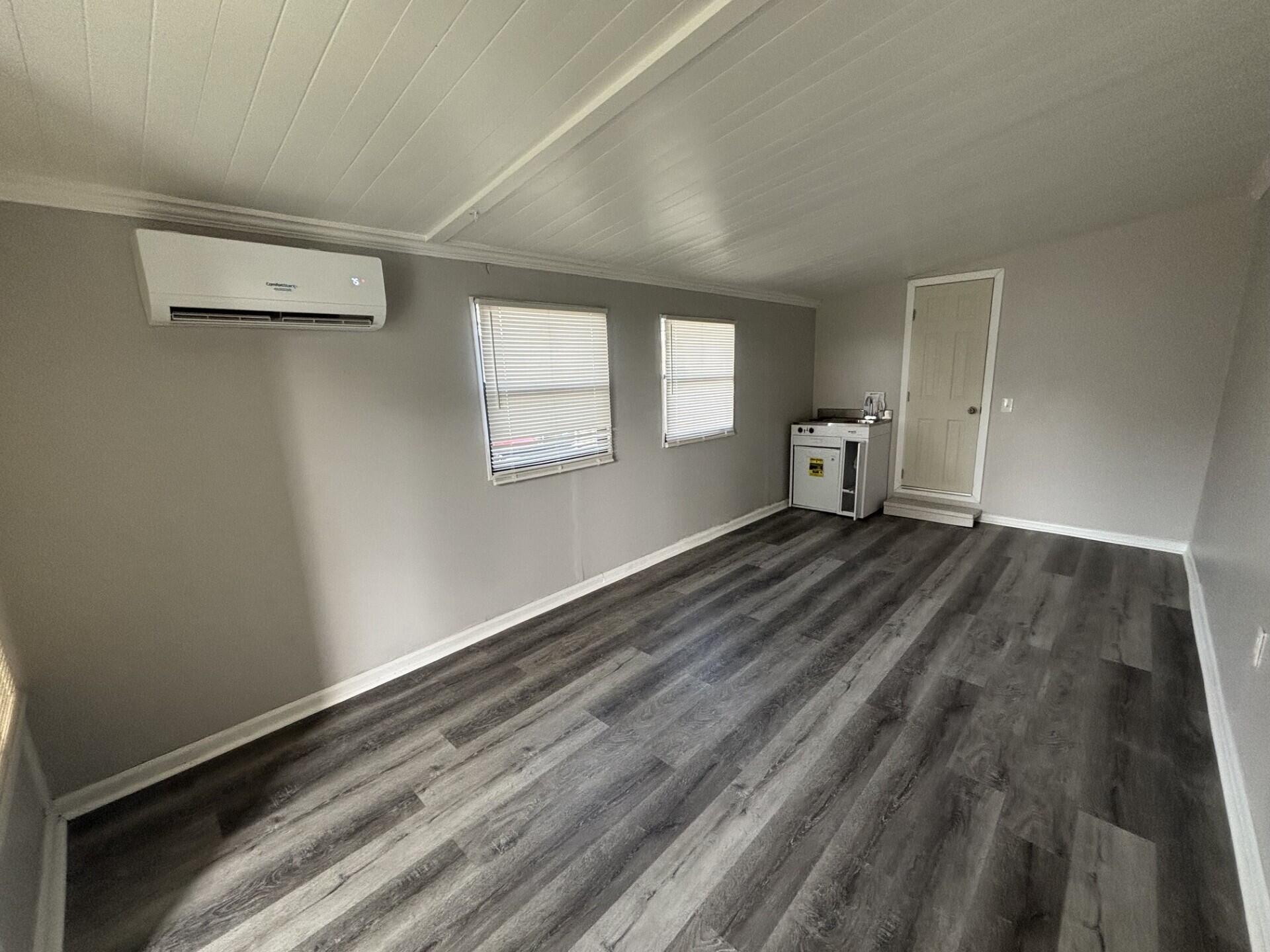 DEERFIELD LAKE MOBILE HOME PARK - Residential
