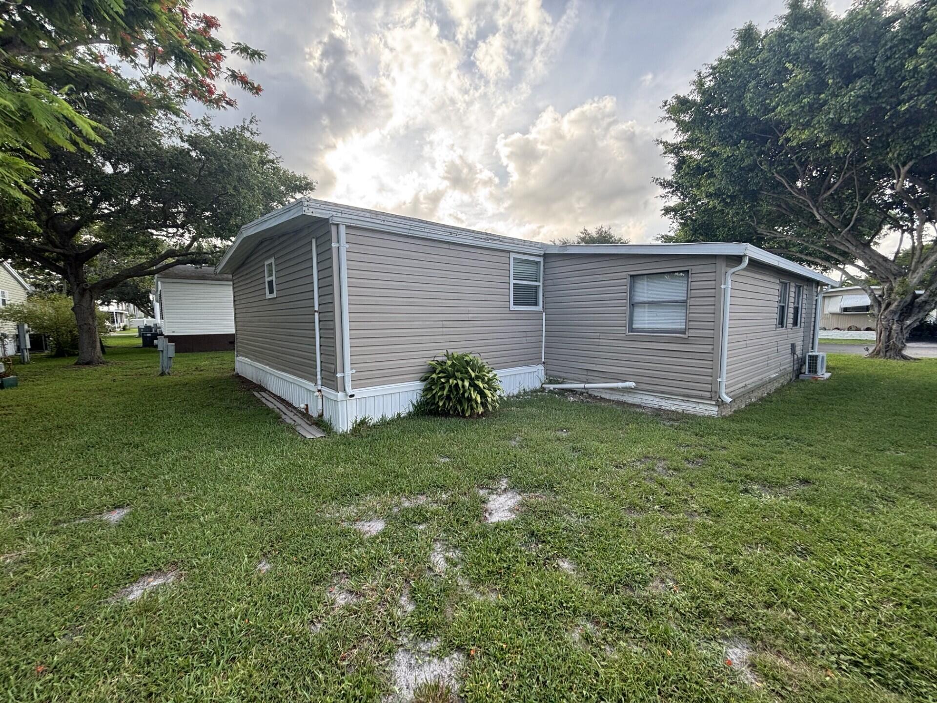 DEERFIELD LAKE MOBILE HOME PARK - Residential