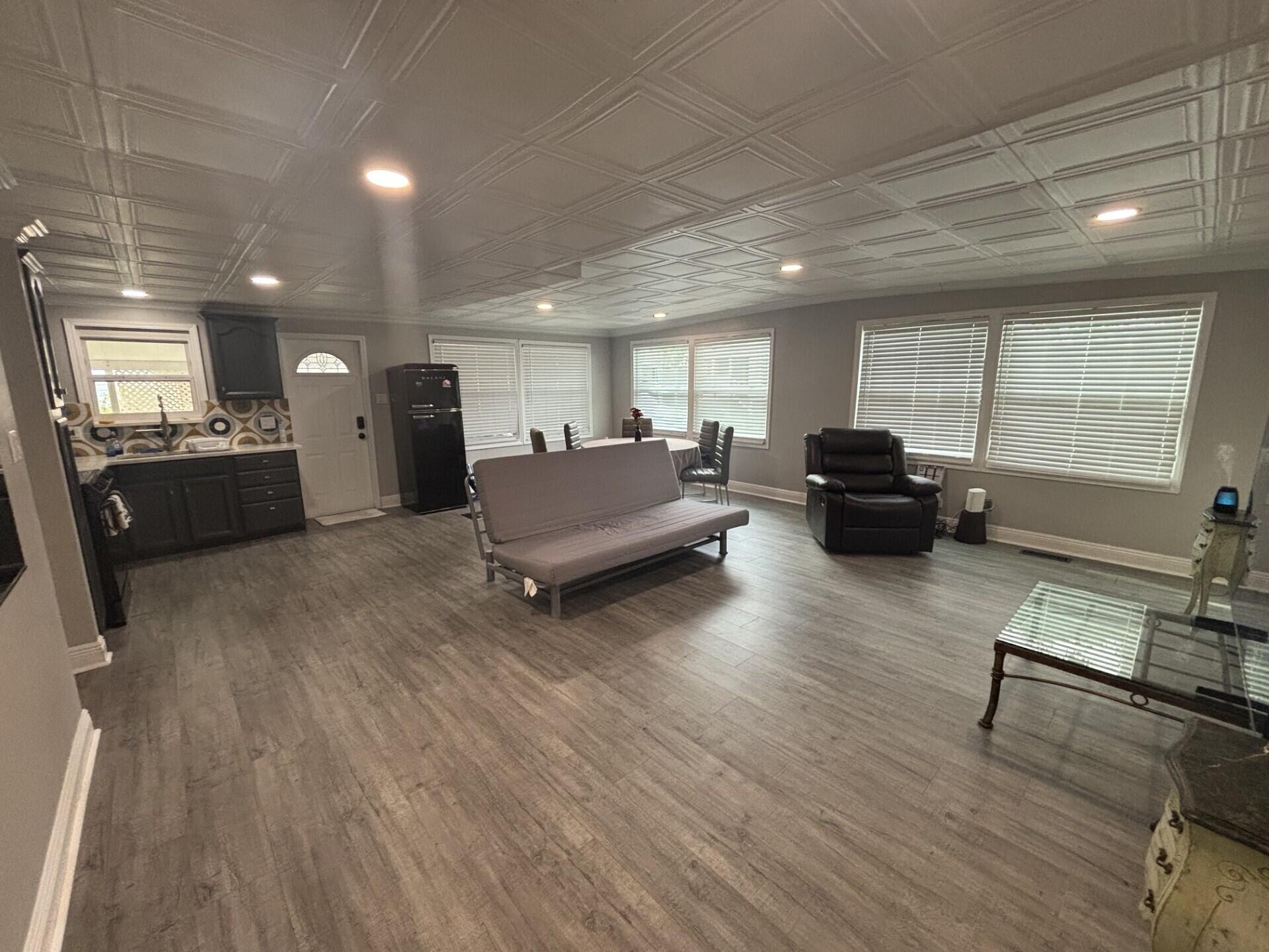 DEERFIELD LAKE MOBILE HOME PARK - Residential