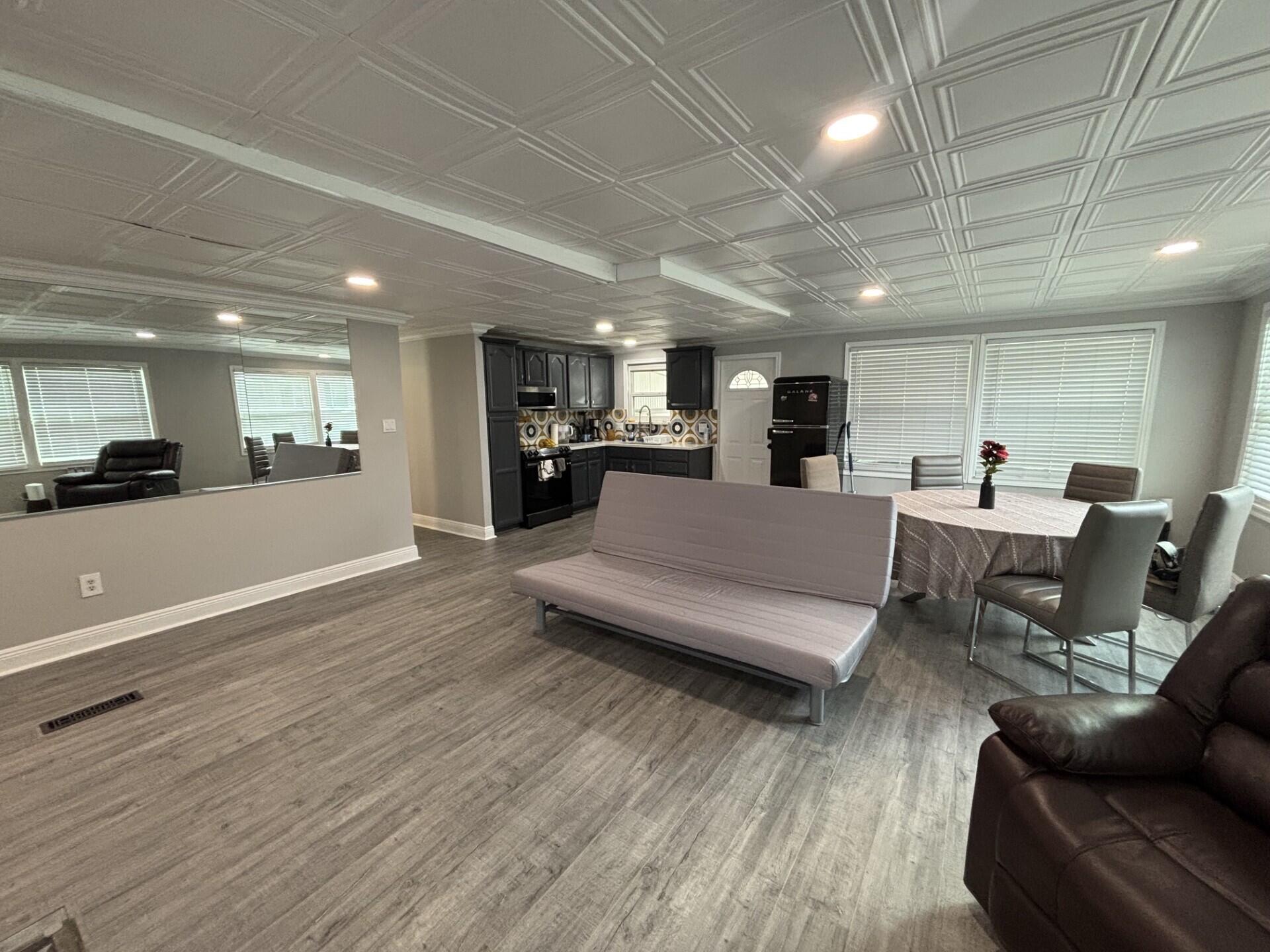 DEERFIELD LAKE MOBILE HOME PARK - Residential