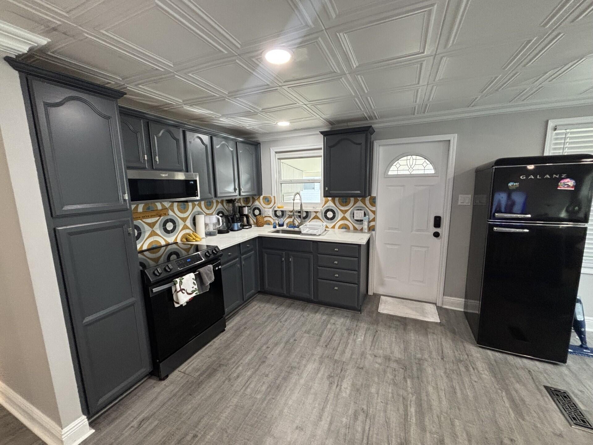 DEERFIELD LAKE MOBILE HOME PARK - Residential