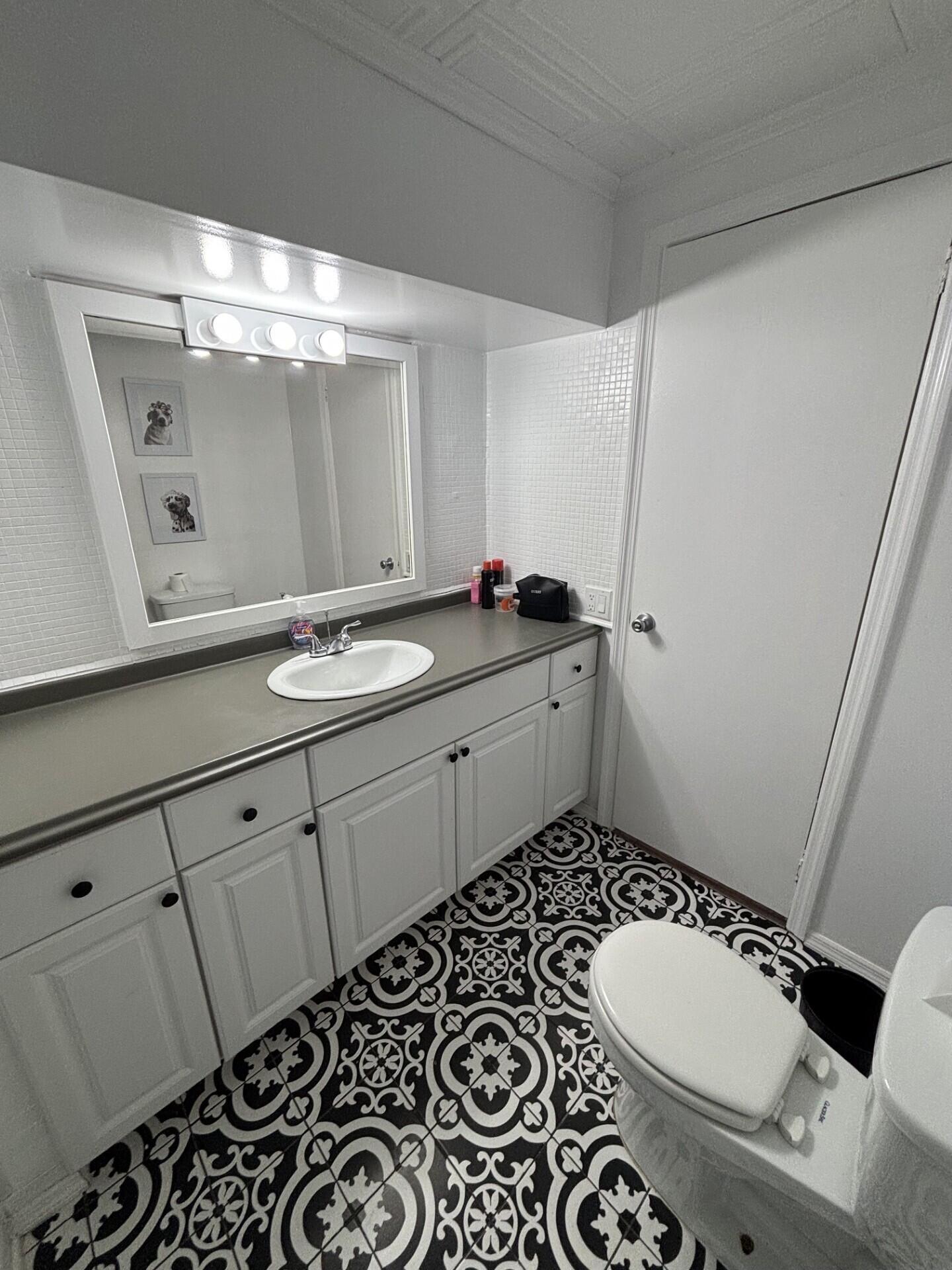 DEERFIELD LAKE MOBILE HOME PARK - Residential