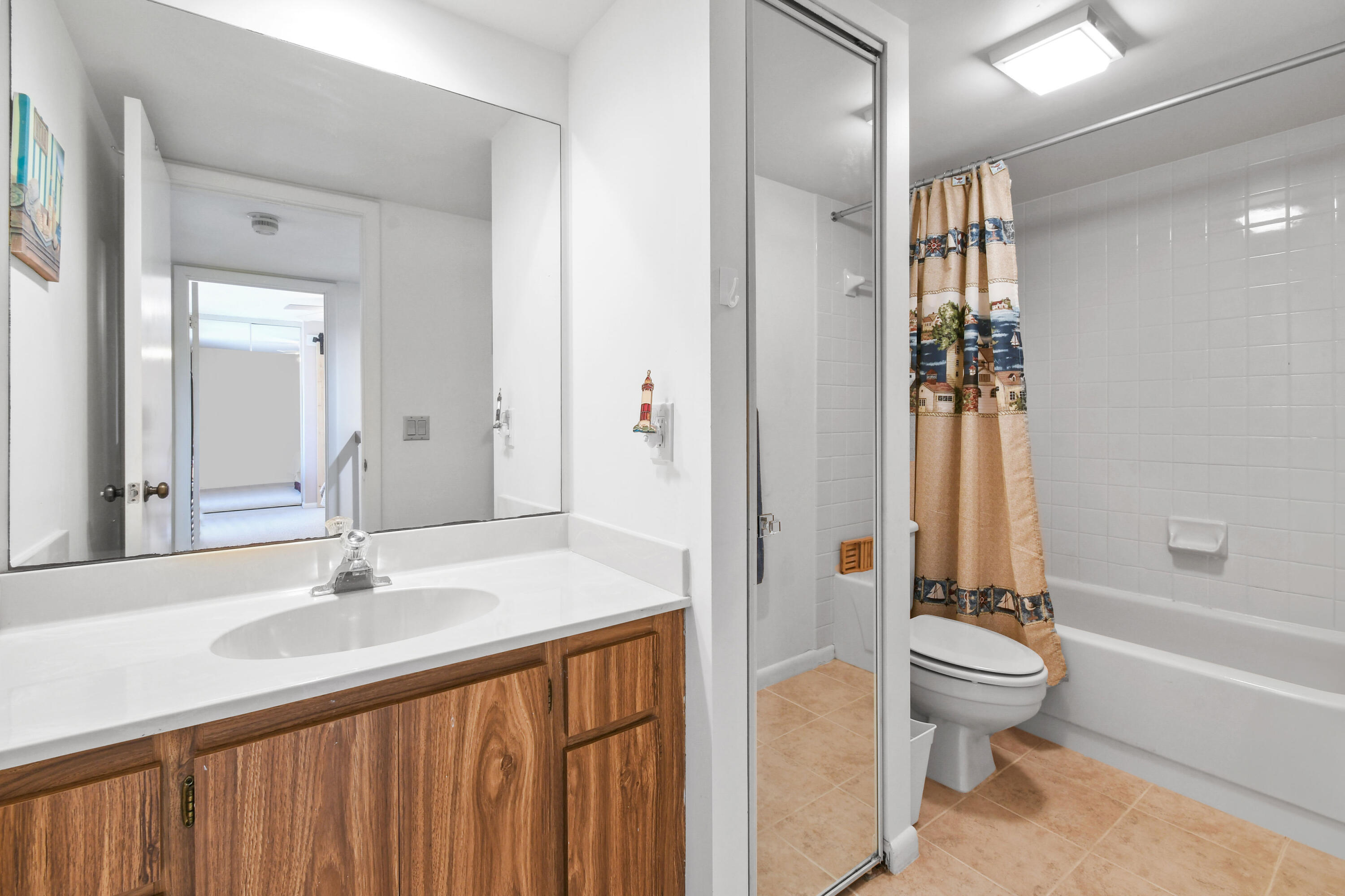 LAKES AT THE BLUFFS - Residential Lease