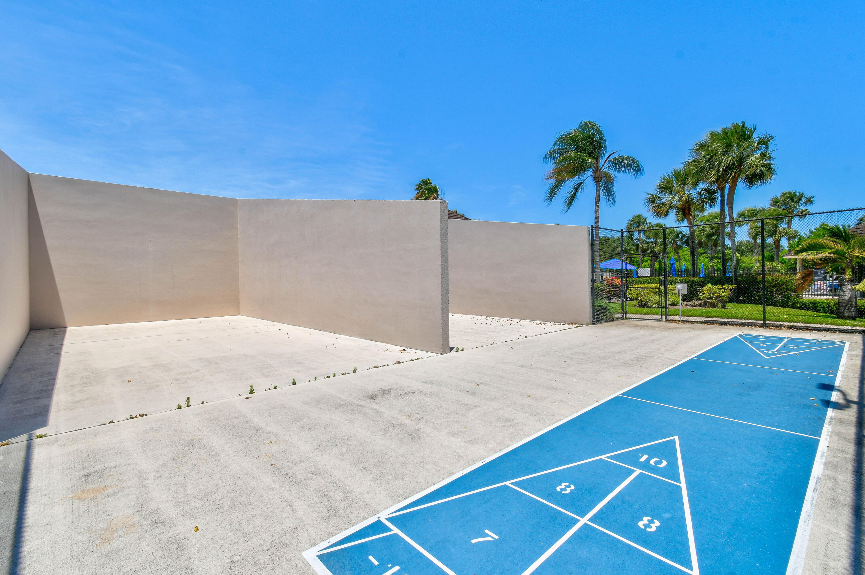 LAKES AT THE BLUFFS - Residential Lease