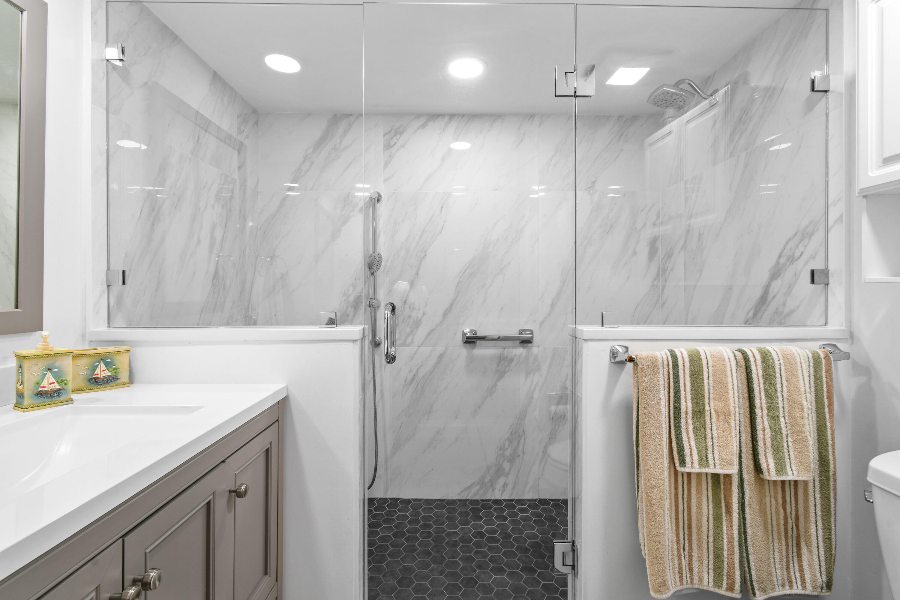 LAKES AT THE BLUFFS - Residential Lease