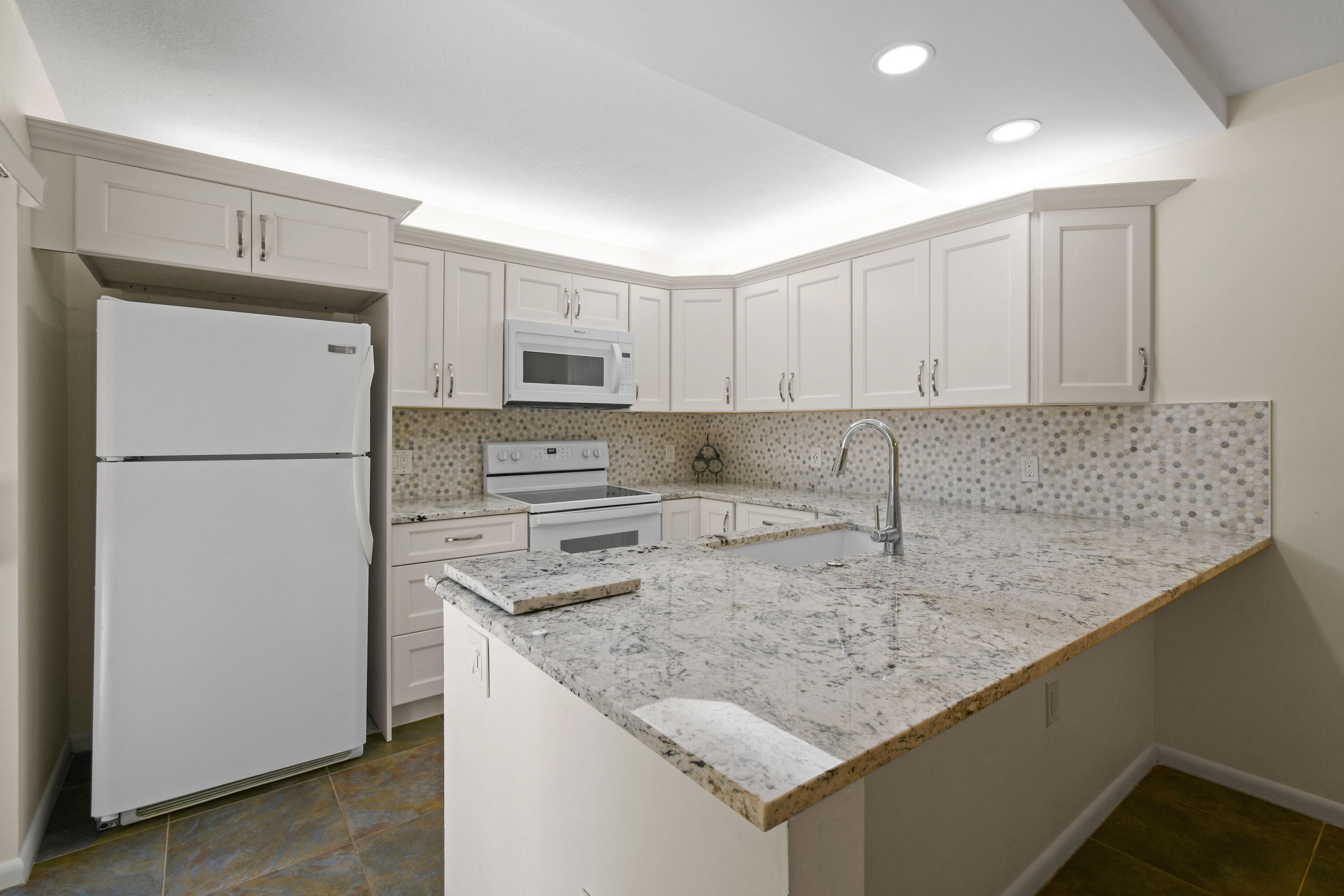 LAKES AT THE BLUFFS - Residential Lease