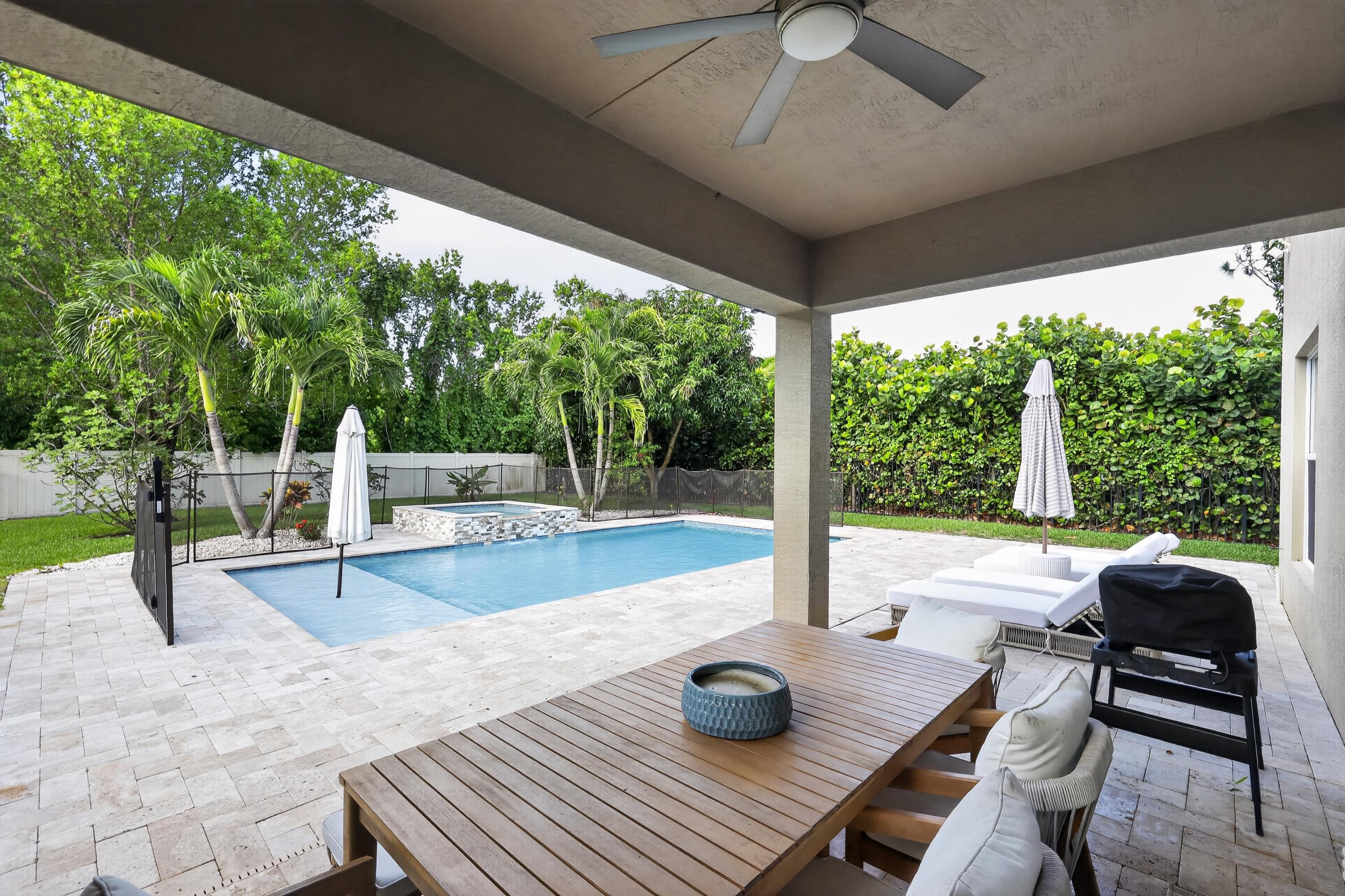 LIMESTONE CAY - Residential