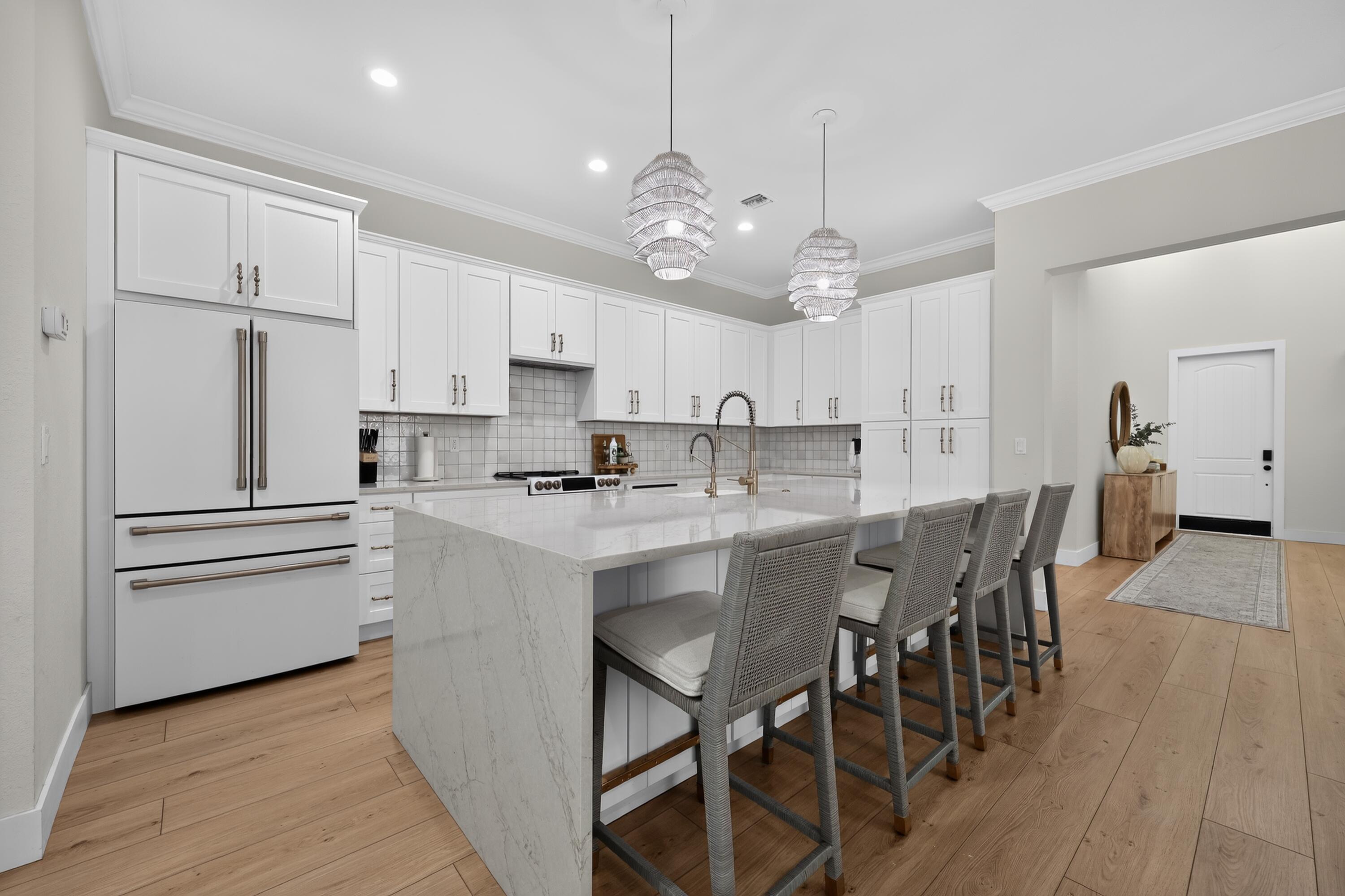 LIMESTONE CAY - Residential