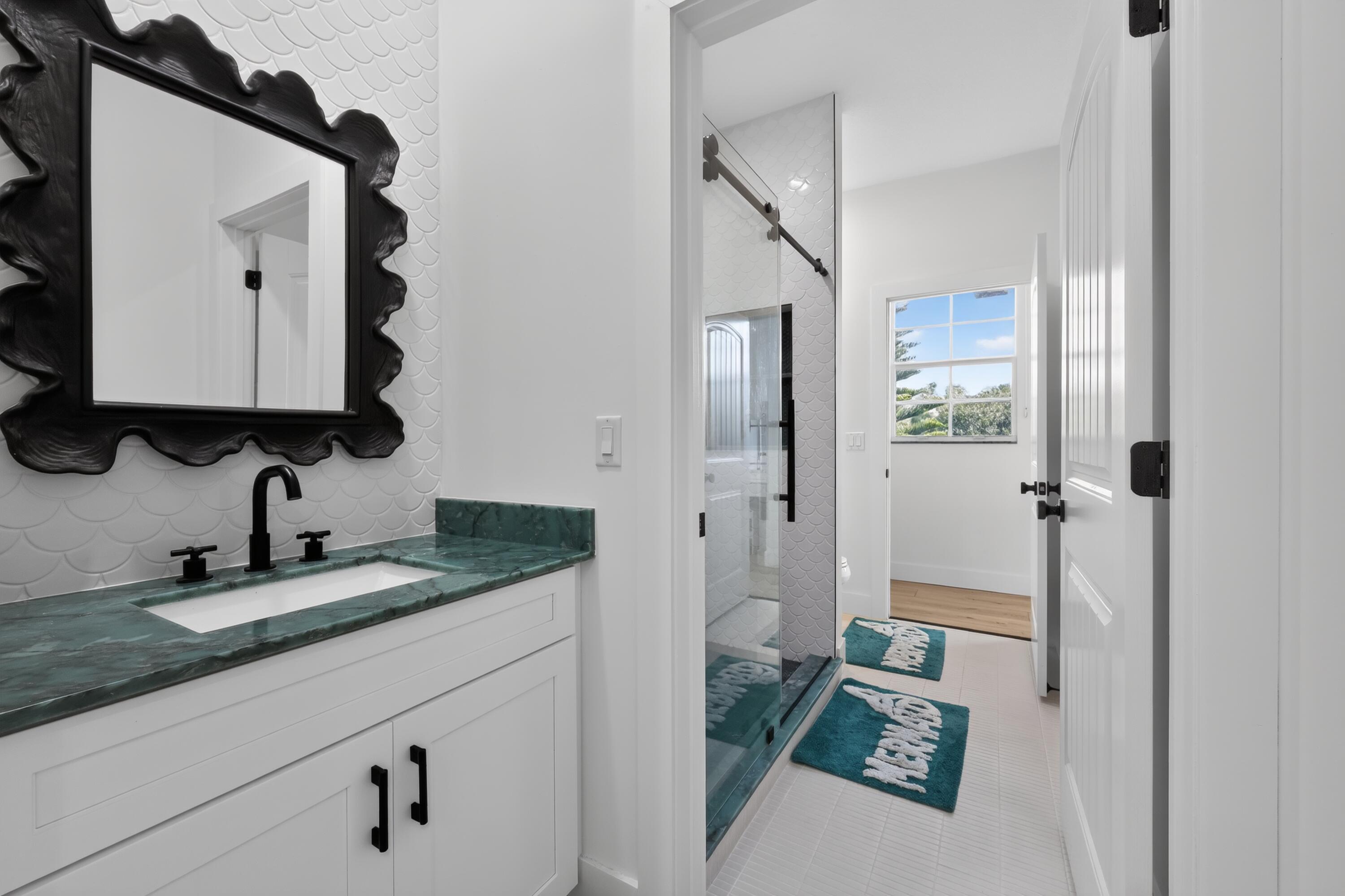 LIMESTONE CAY - Residential