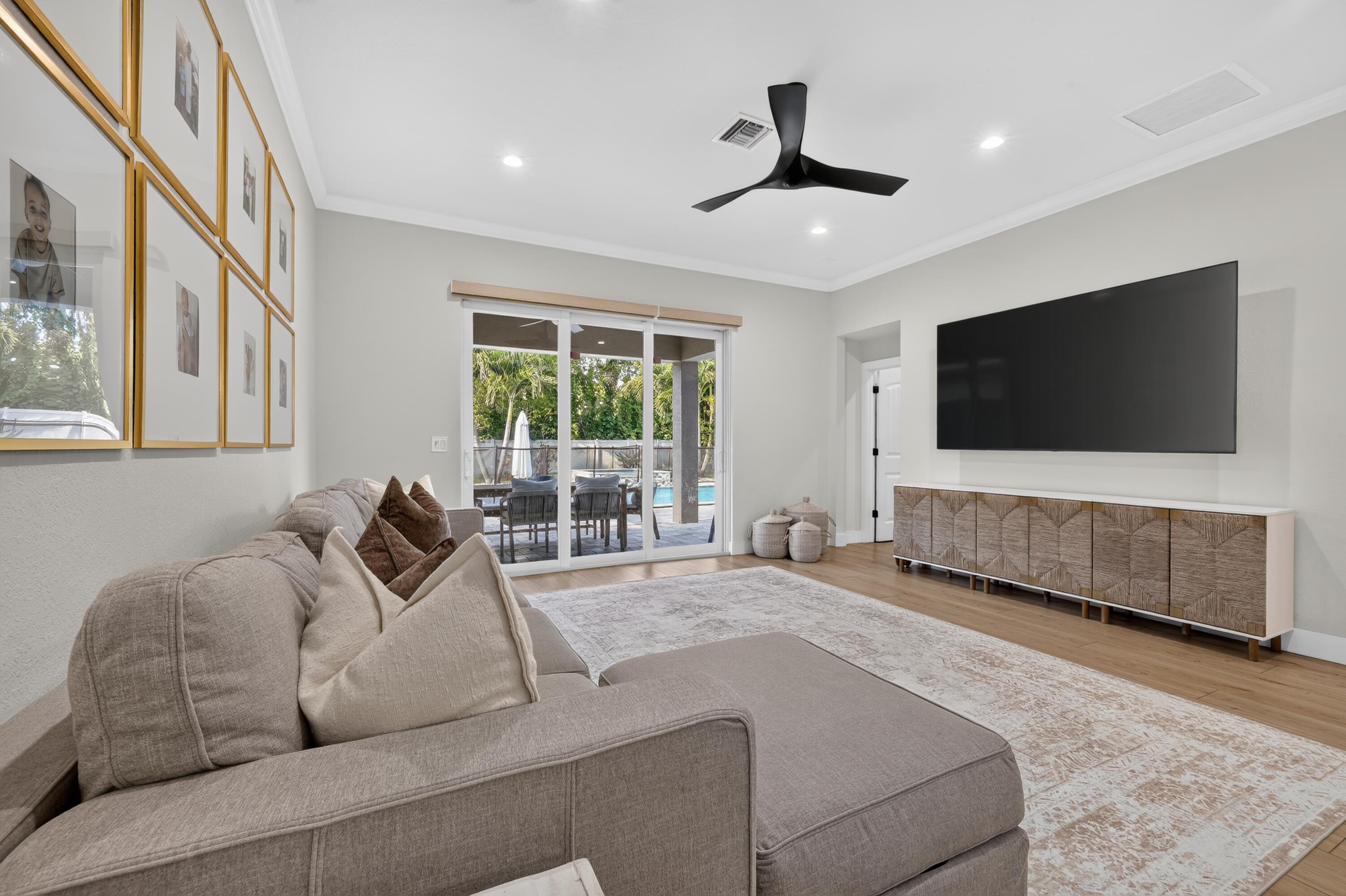 LIMESTONE CAY - Residential