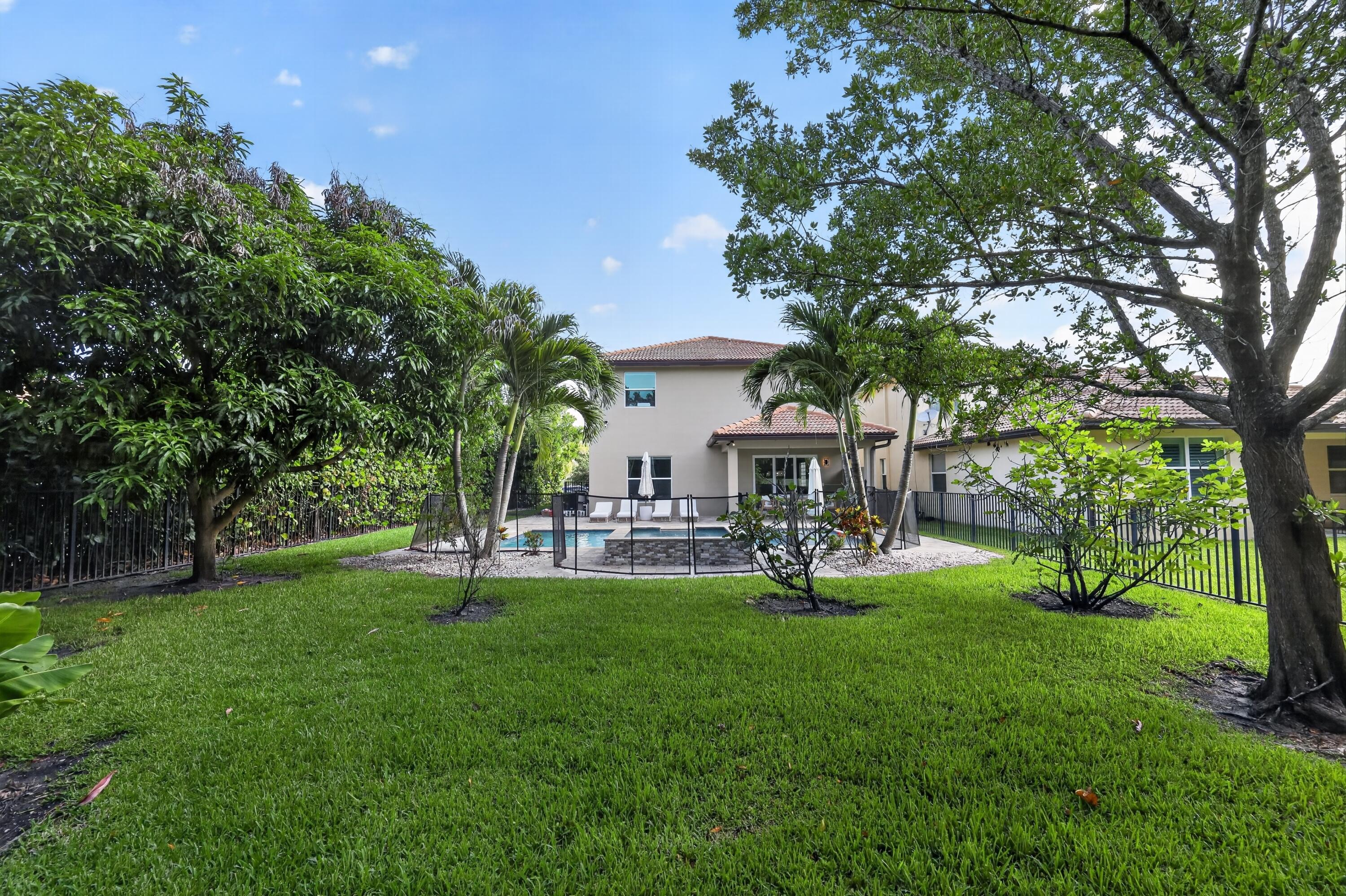 LIMESTONE CAY - Residential