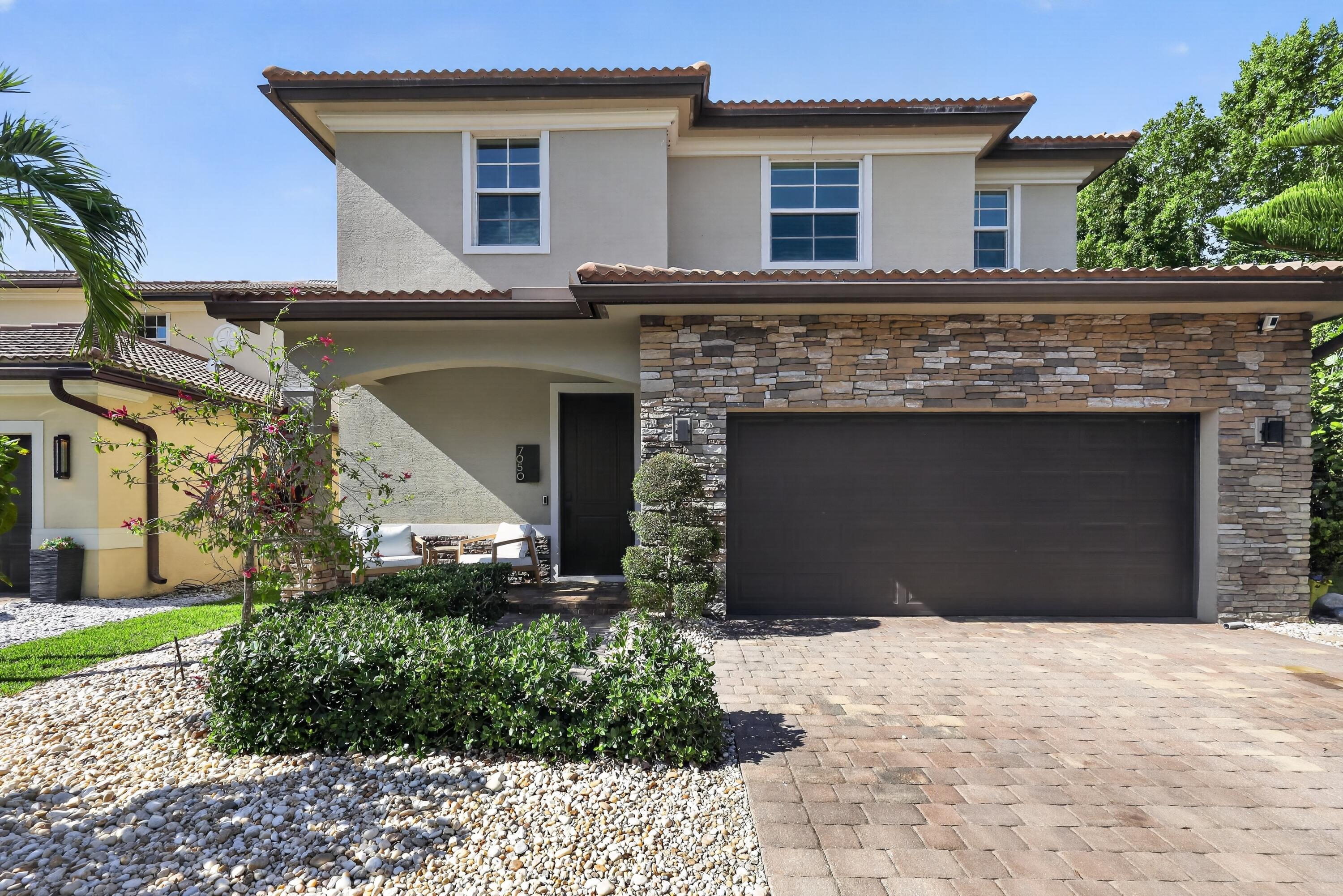 LIMESTONE CAY - Residential