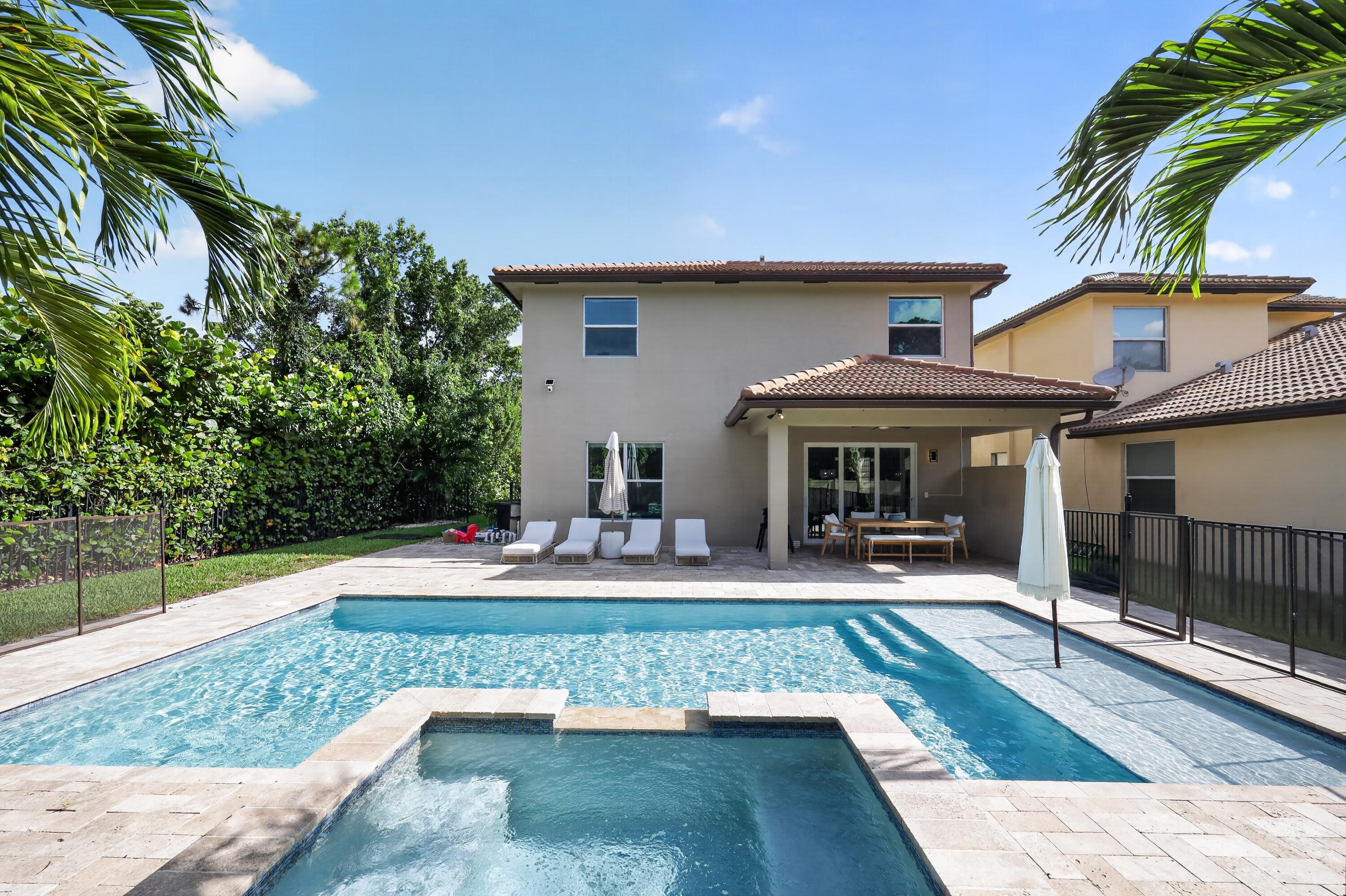 LIMESTONE CAY - Residential