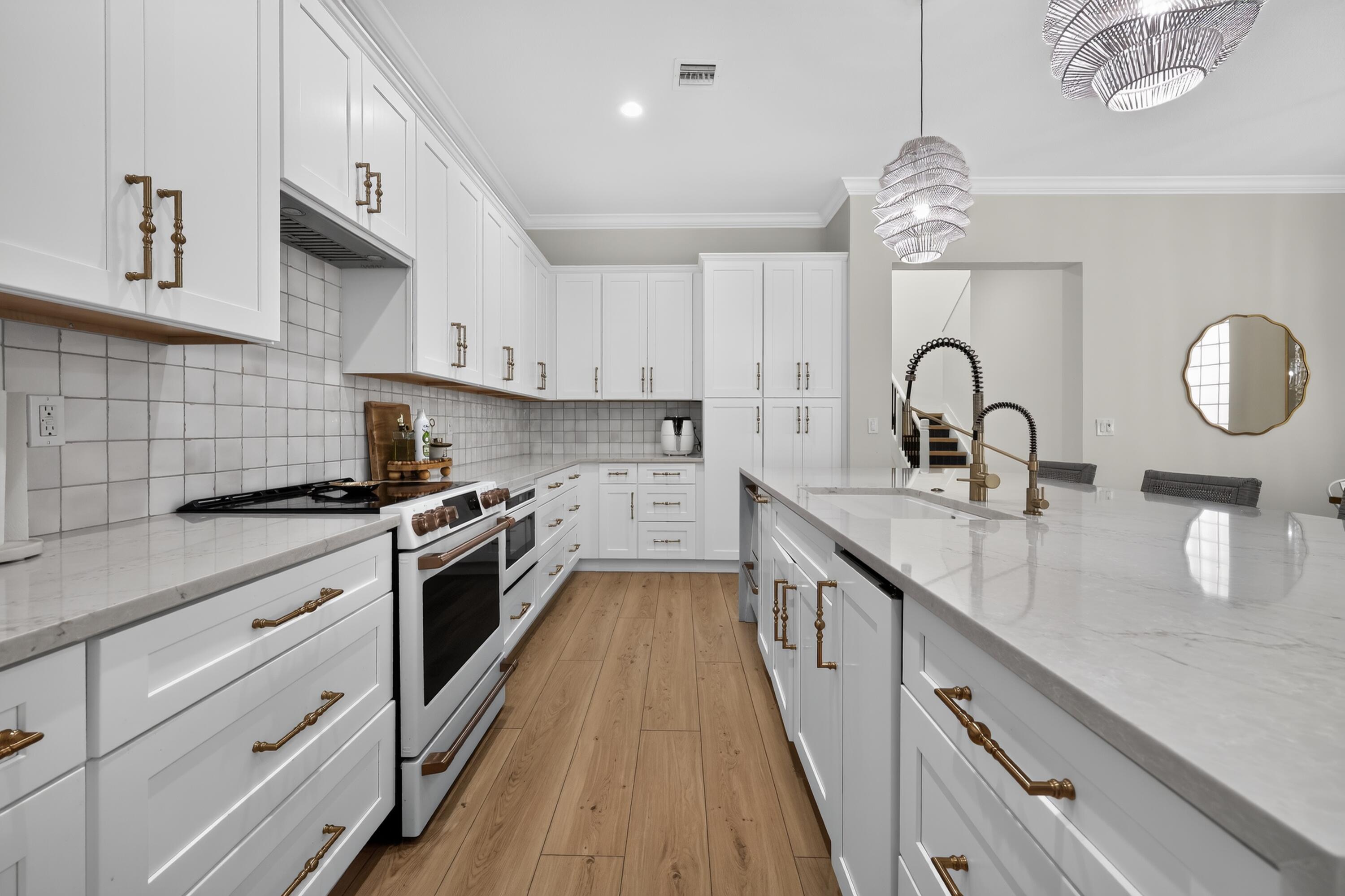 LIMESTONE CAY - Residential