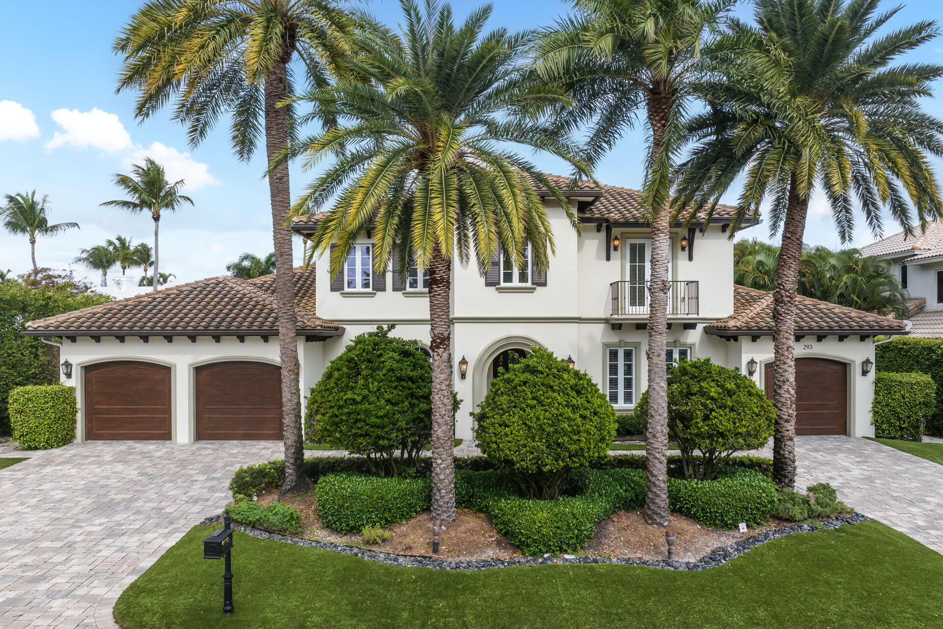 ROYAL PALM YACHT & COUNTRY CLUB - Residential