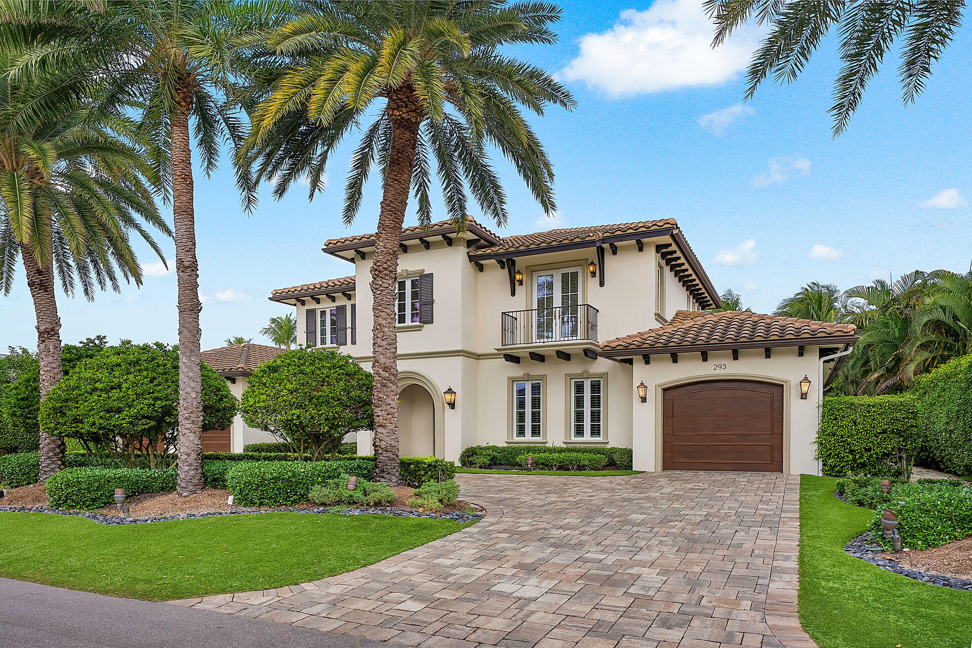 ROYAL PALM YACHT & COUNTRY CLUB - Residential