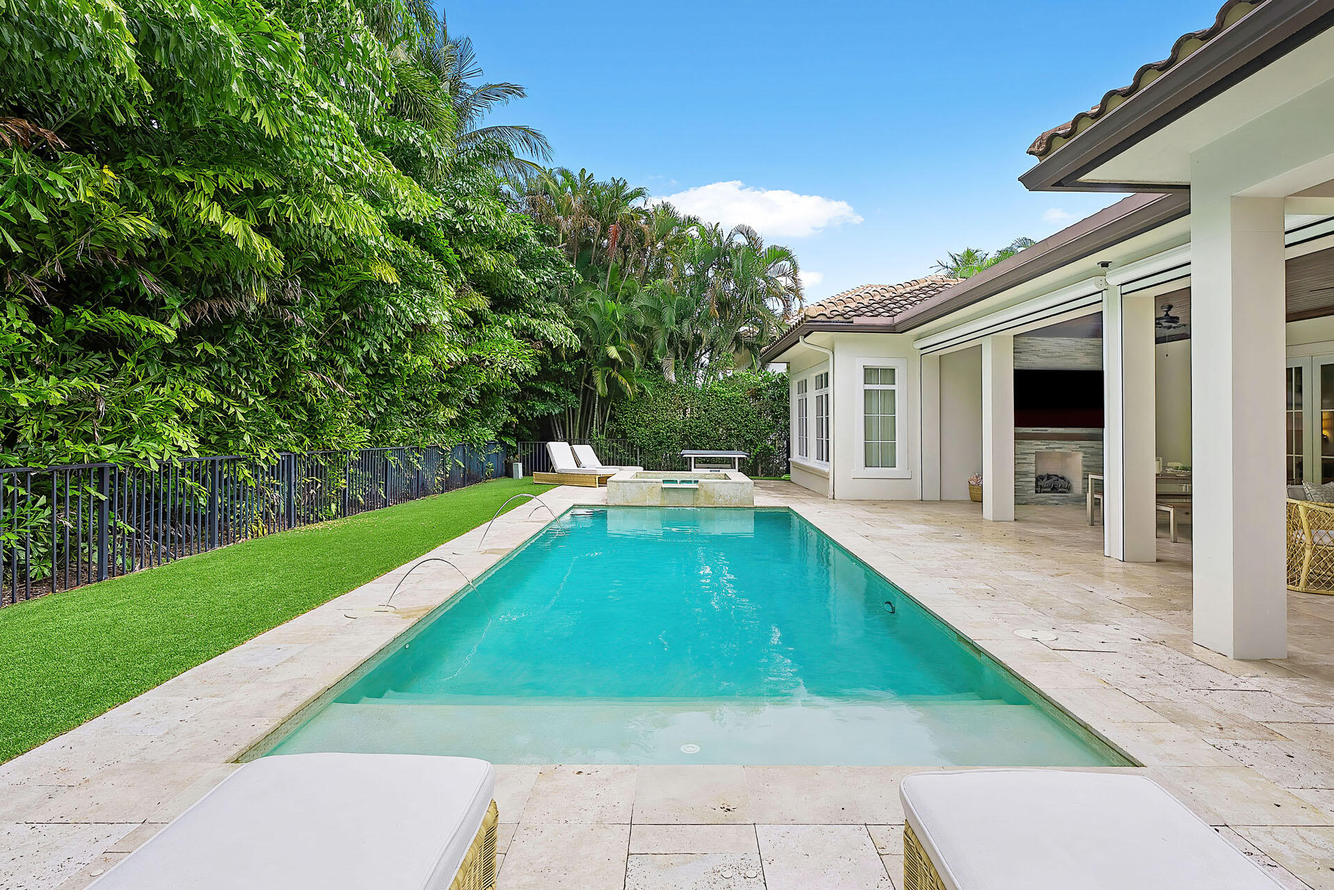 ROYAL PALM YACHT & COUNTRY CLUB - Residential
