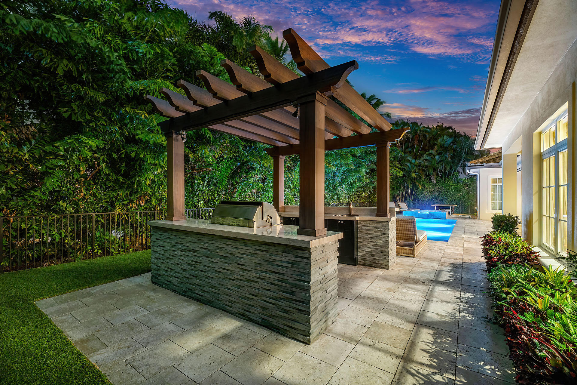 ROYAL PALM YACHT & COUNTRY CLUB - Residential