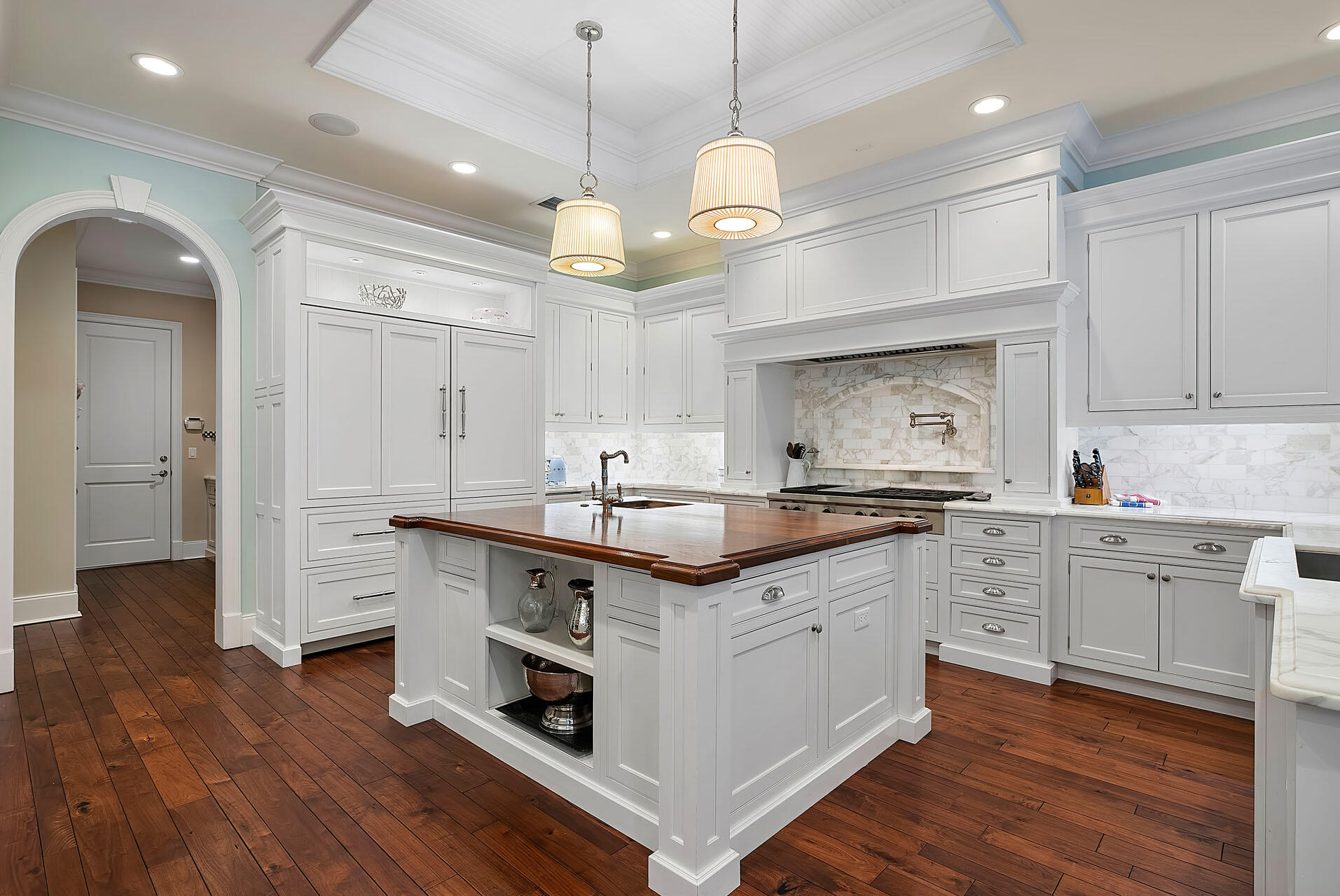ROYAL PALM YACHT & COUNTRY CLUB - Residential