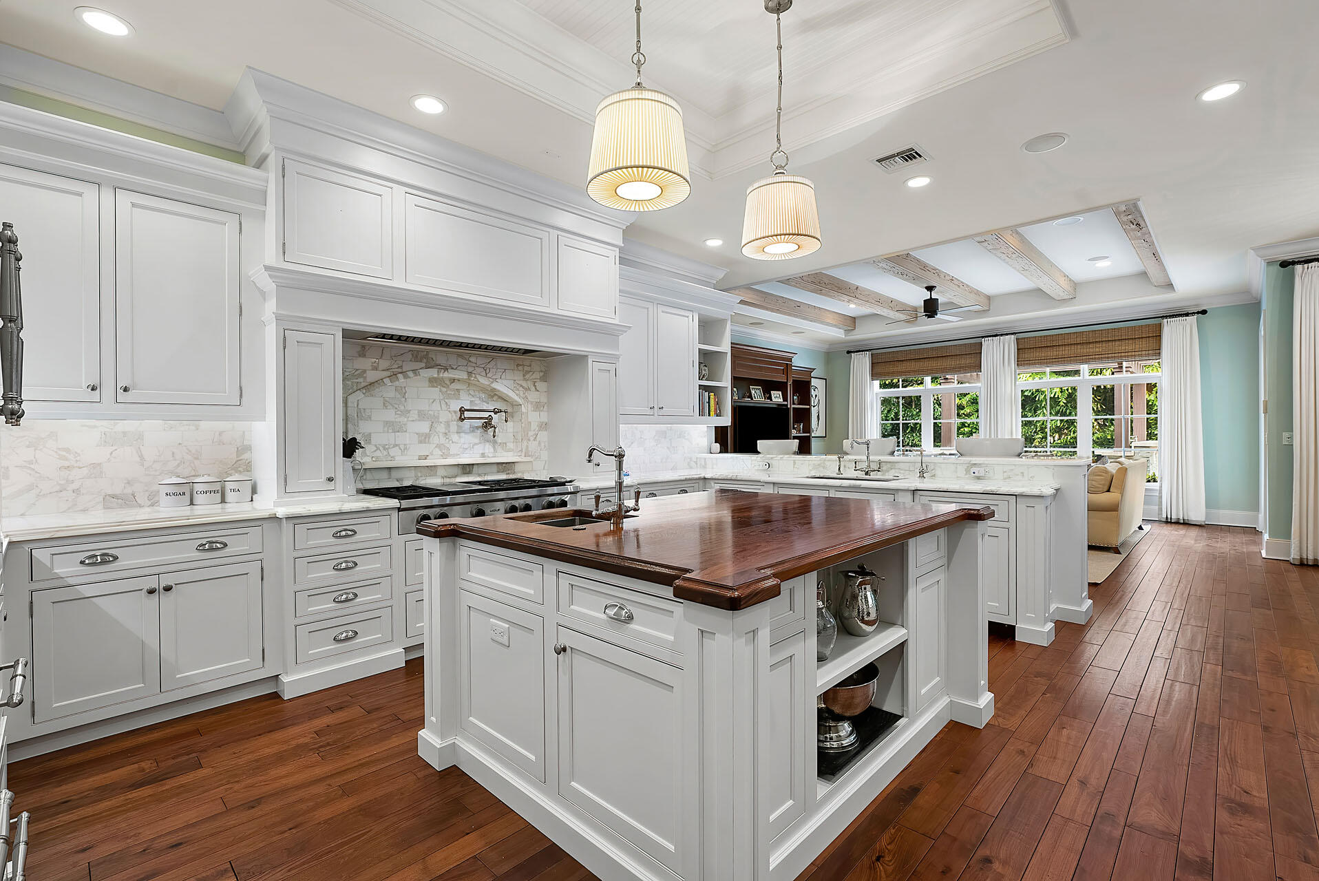 ROYAL PALM YACHT & COUNTRY CLUB - Residential