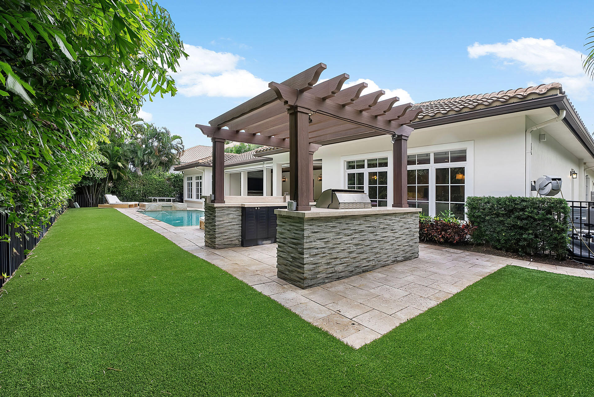 ROYAL PALM YACHT & COUNTRY CLUB - Residential