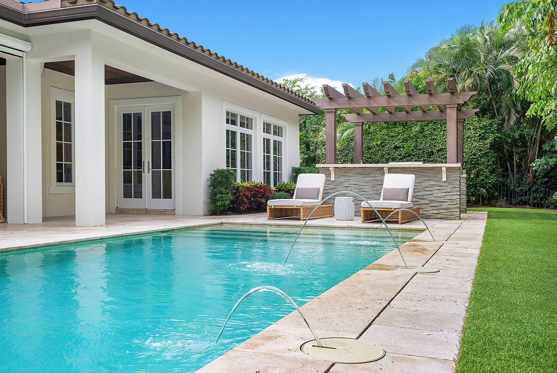 ROYAL PALM YACHT & COUNTRY CLUB - Residential