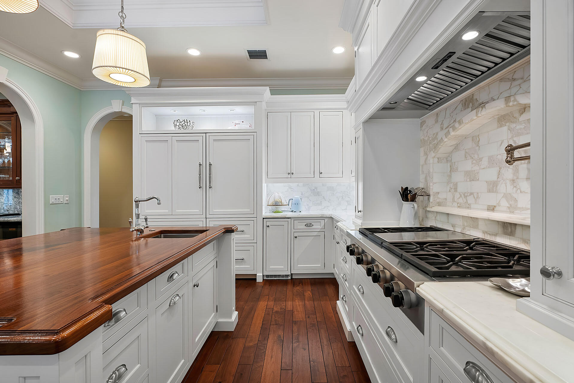 ROYAL PALM YACHT & COUNTRY CLUB - Residential