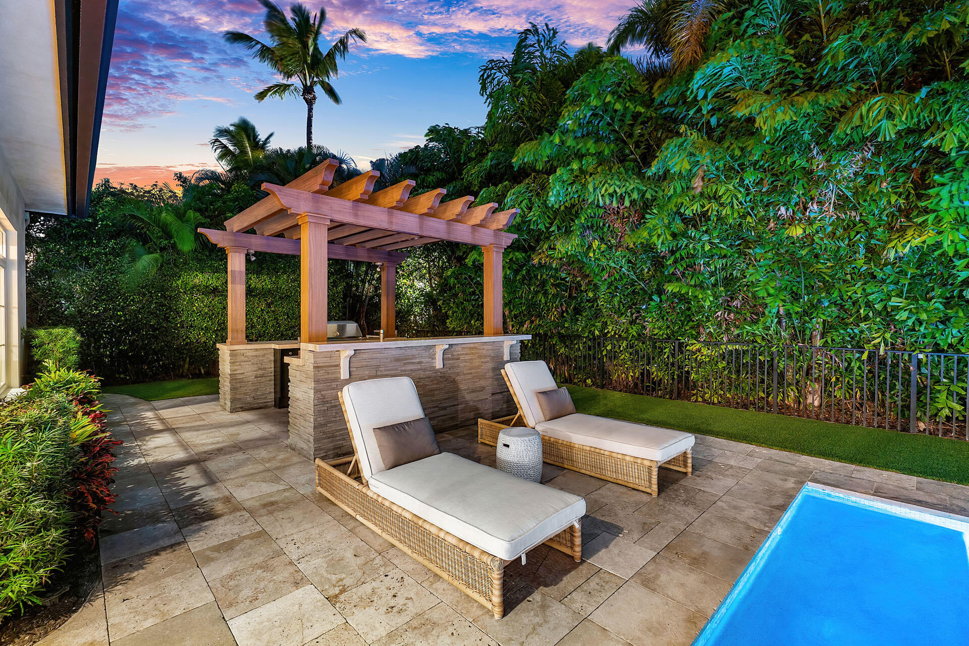 ROYAL PALM YACHT & COUNTRY CLUB - Residential