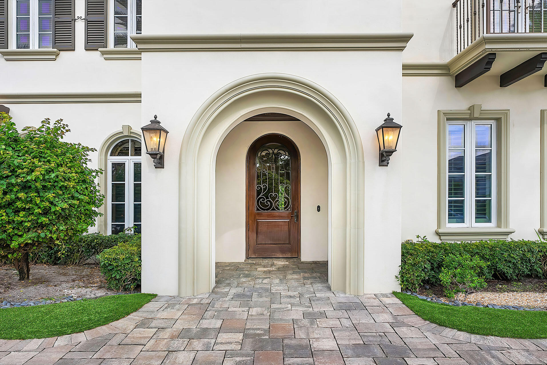 ROYAL PALM YACHT & COUNTRY CLUB - Residential
