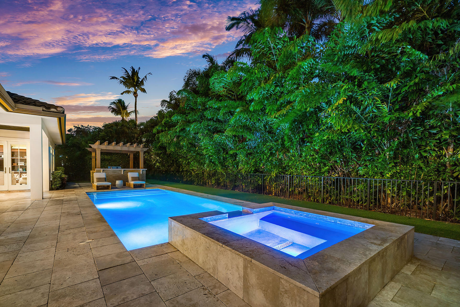 ROYAL PALM YACHT & COUNTRY CLUB - Residential