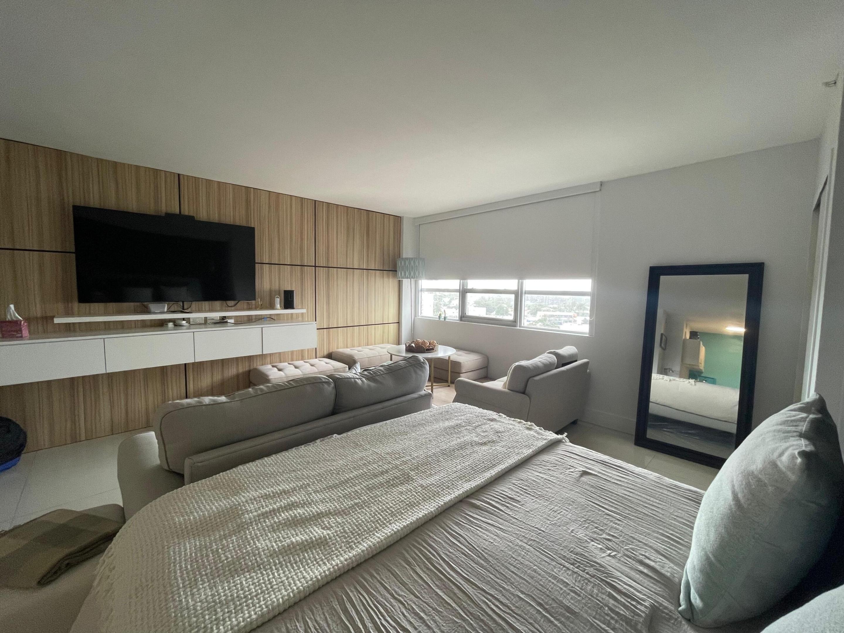 FLAMINGO SOUTH BEACH I CONDO - Residential Lease